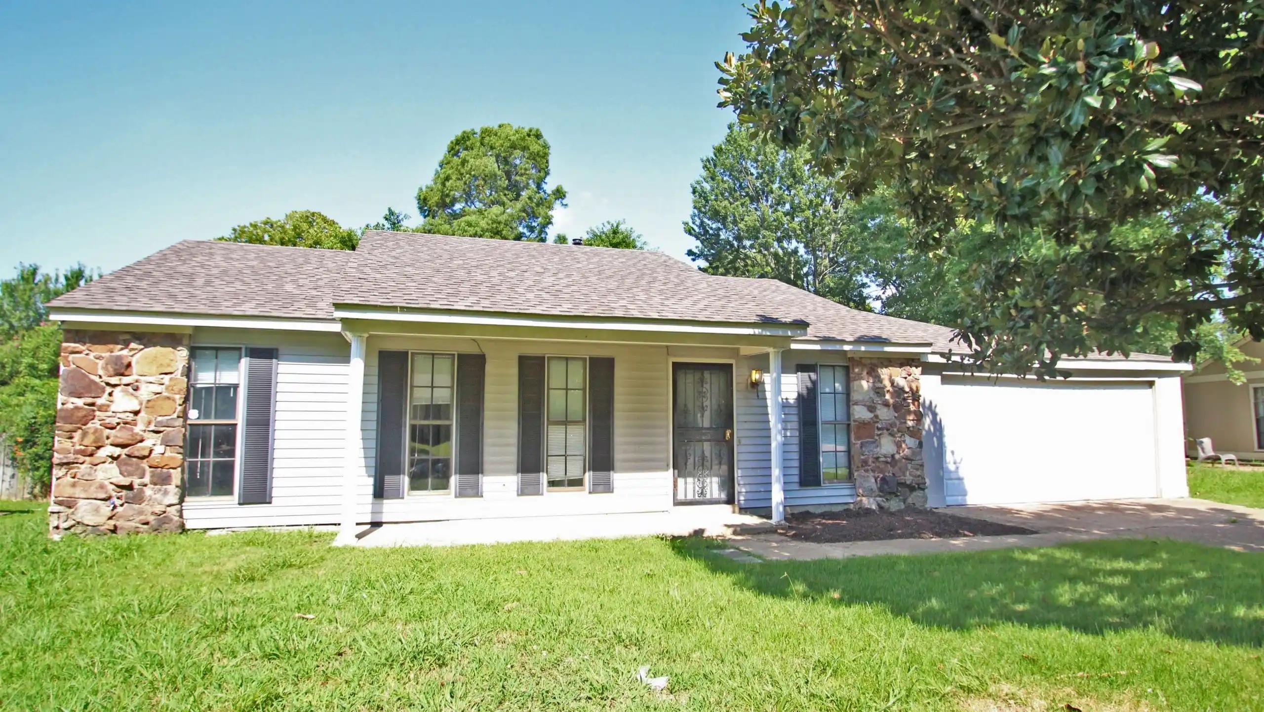 3689 DAGMAR ST Property Photo 1