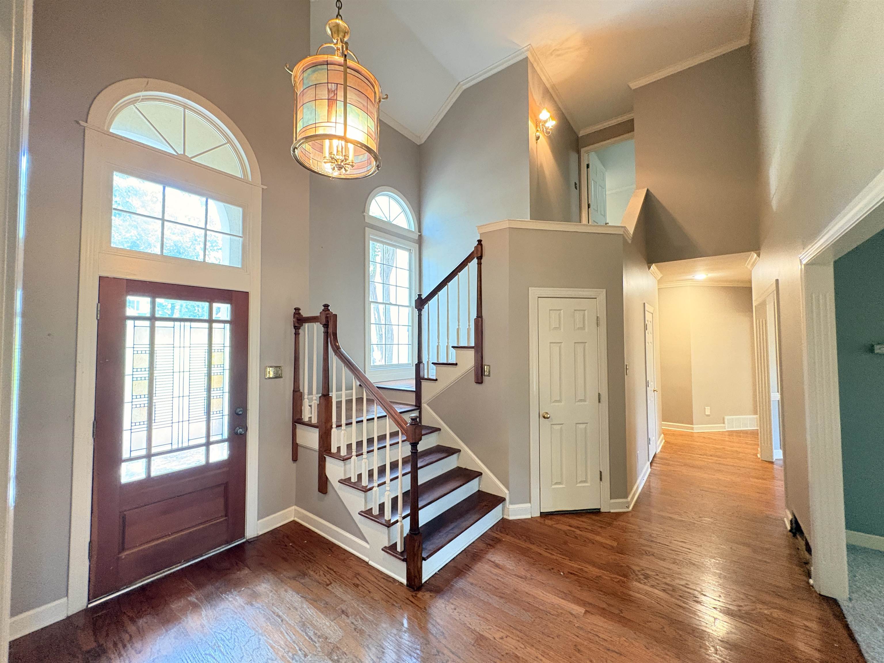 1850 Wood Oak Dr Property Photo 3