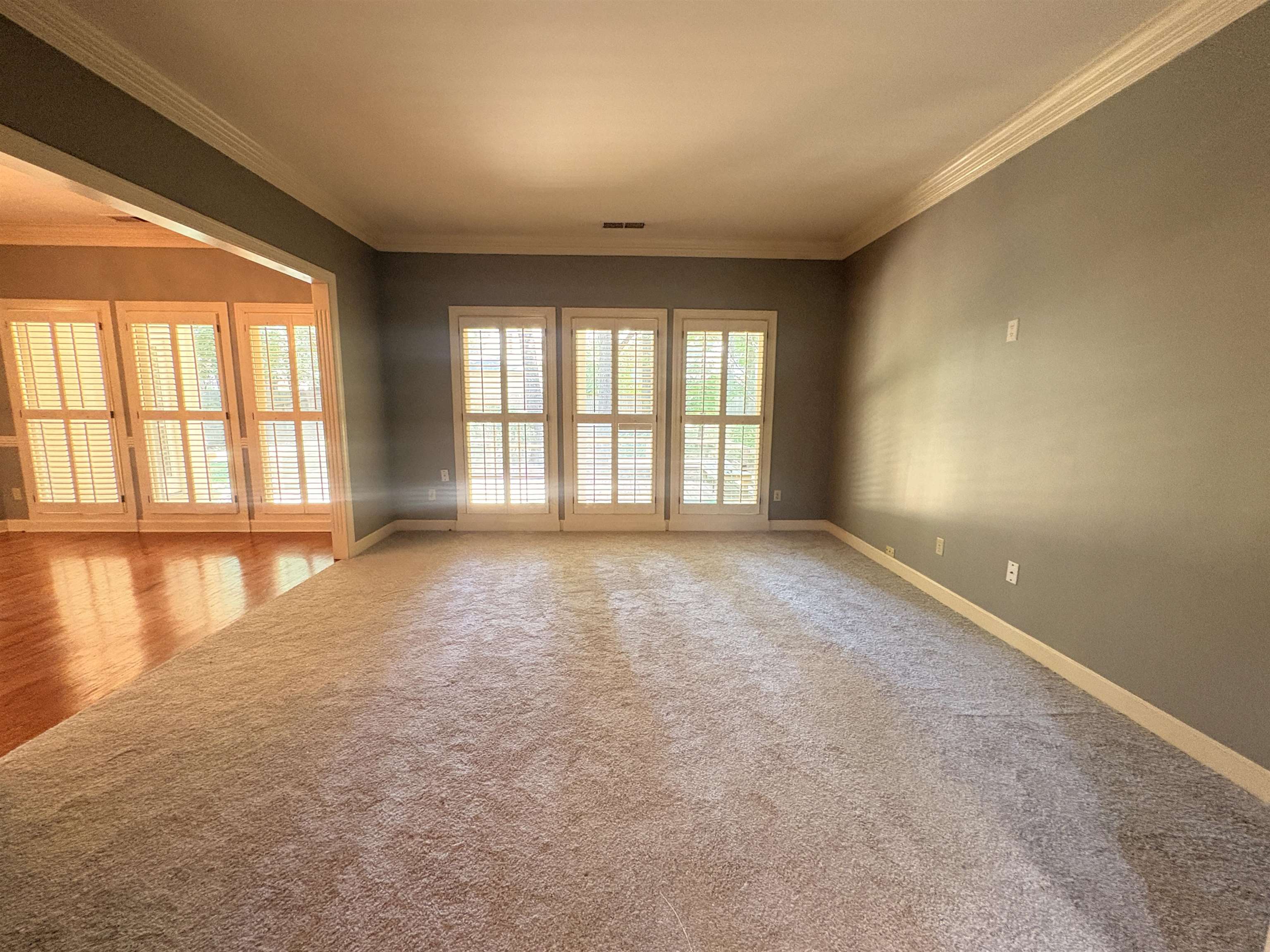 1850 Wood Oak Dr Property Photo 4