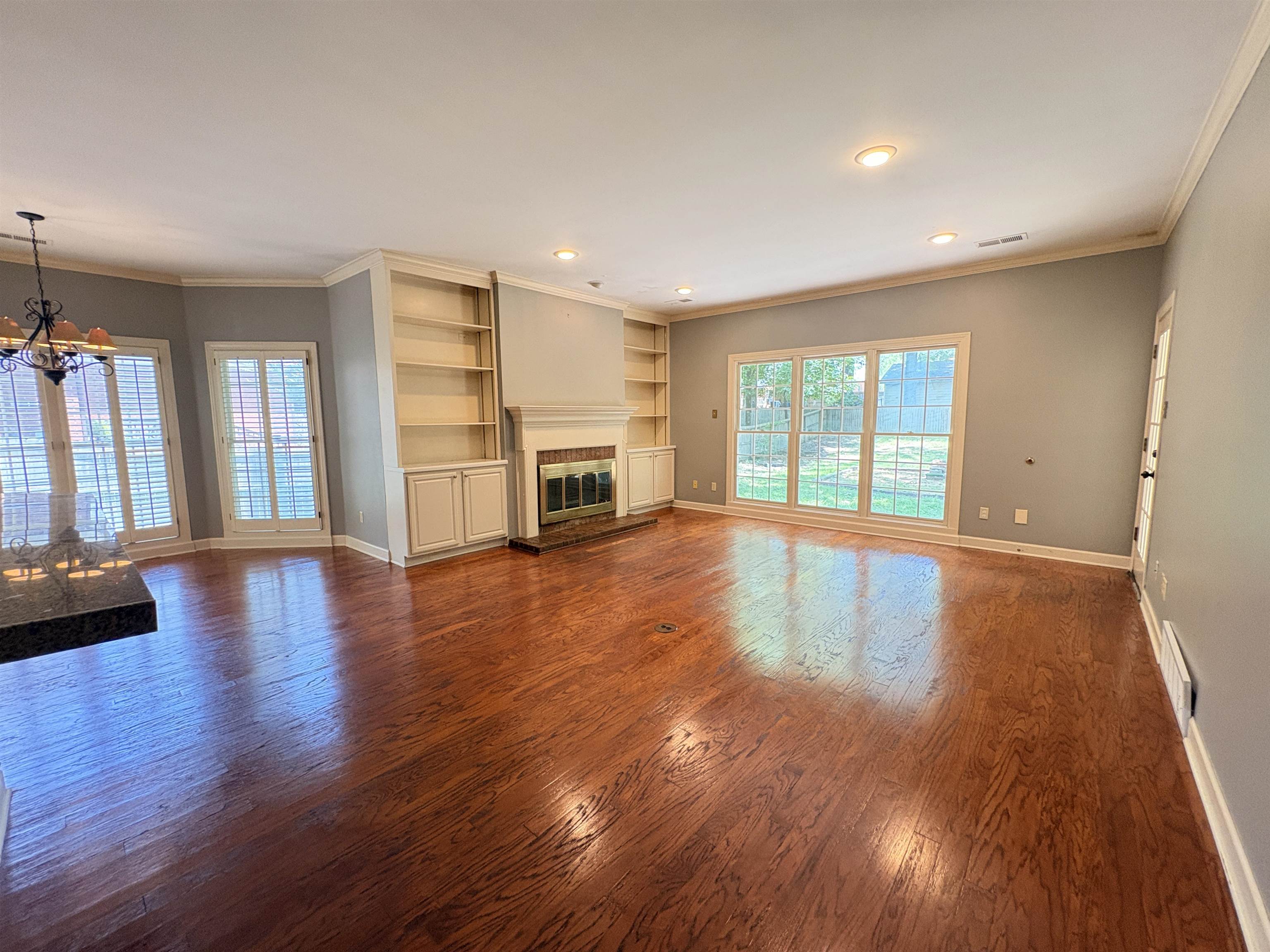 1850 Wood Oak Dr Property Photo 6