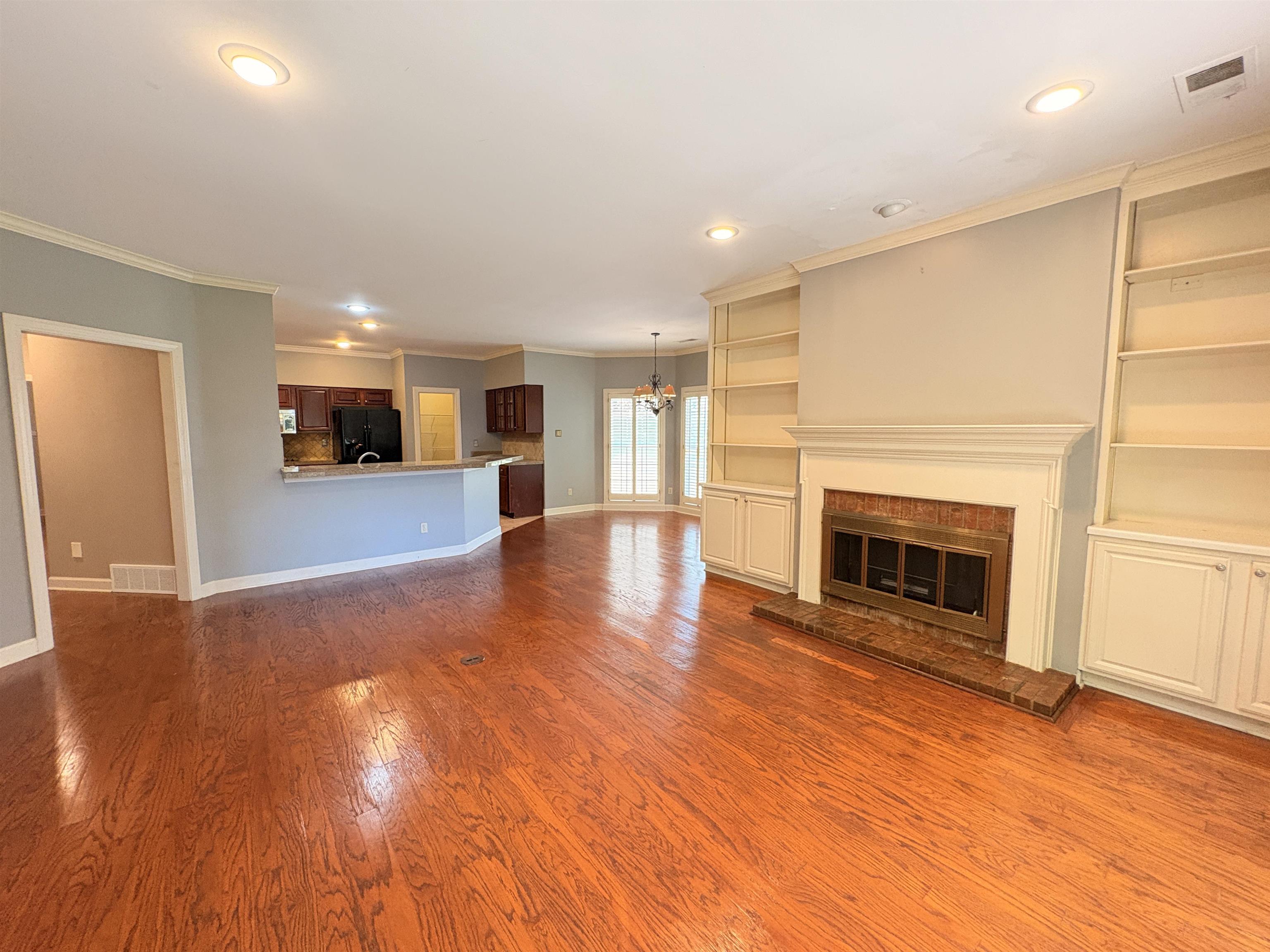 1850 Wood Oak Dr Property Photo 7
