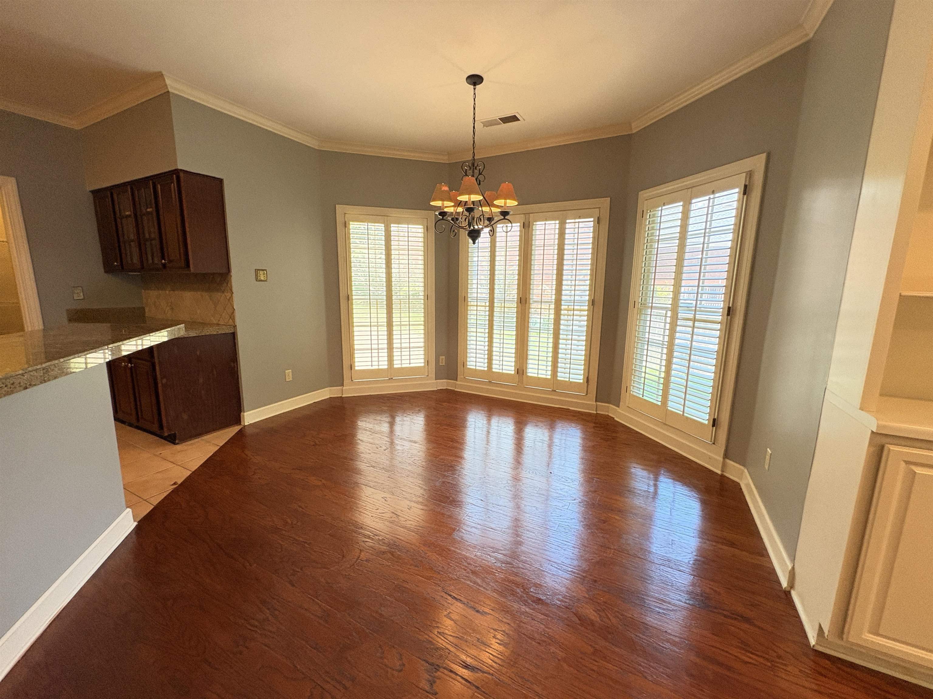 1850 Wood Oak Dr Property Photo 8