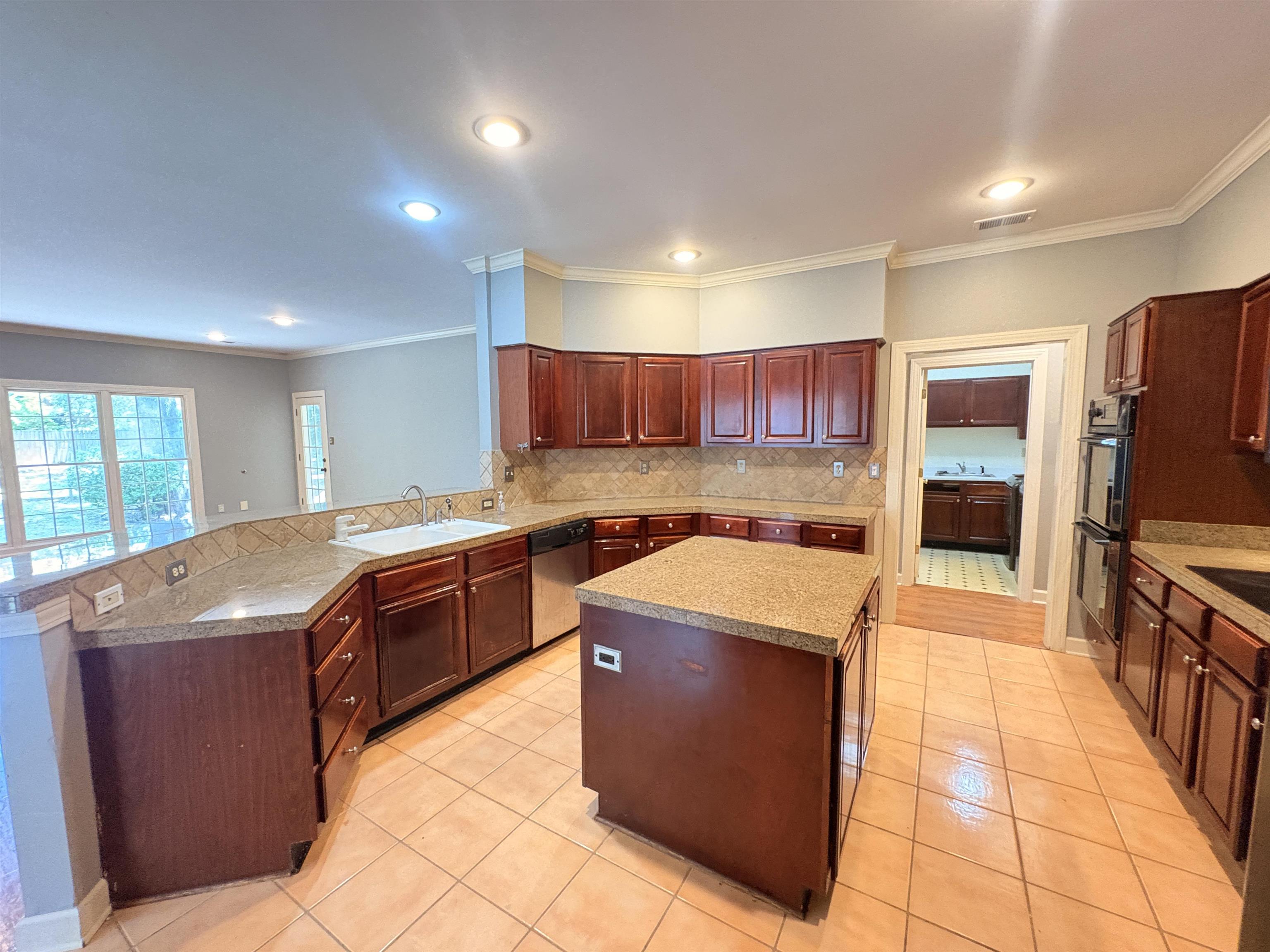 1850 Wood Oak Dr Property Photo 10