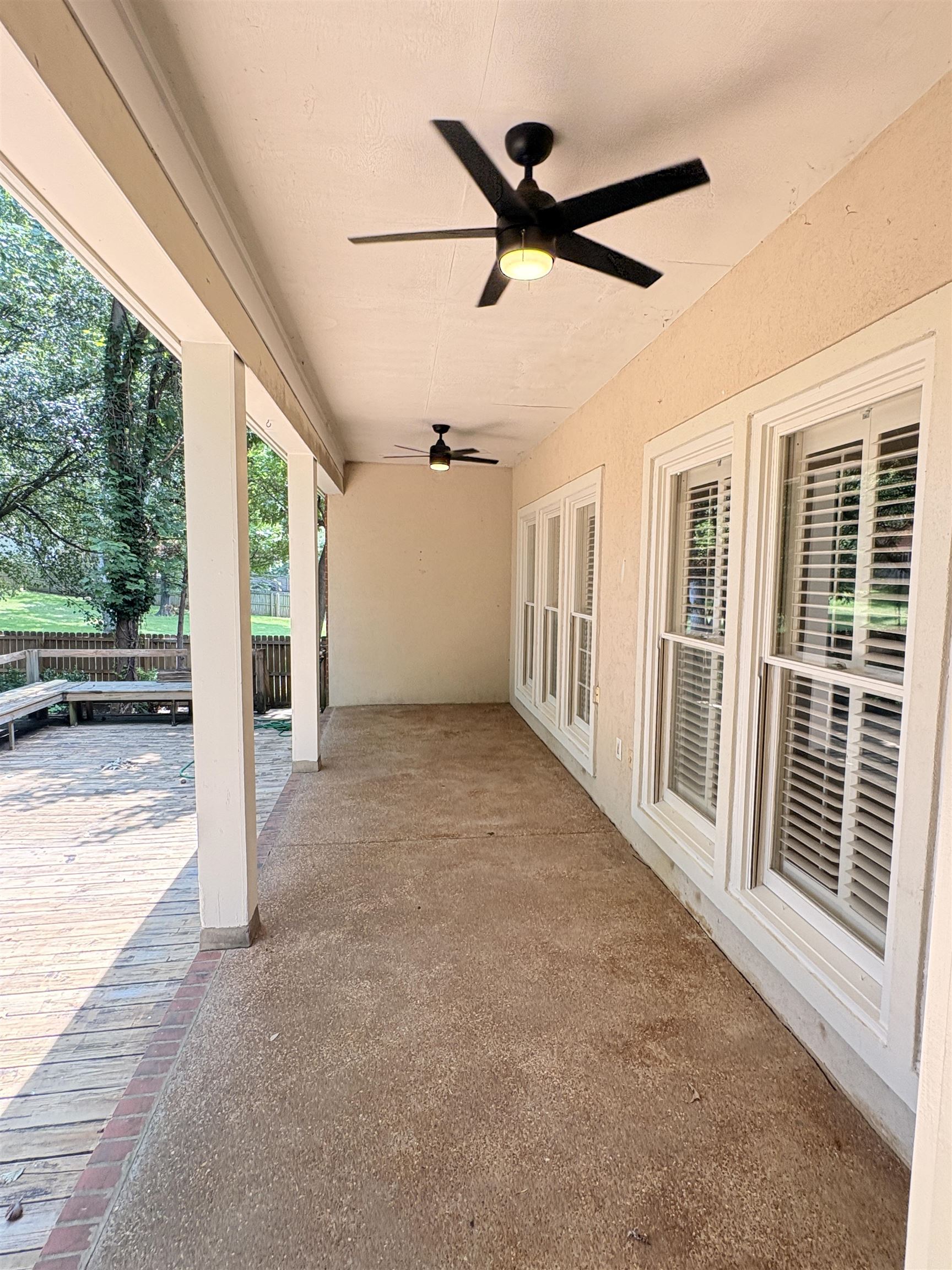 1850 Wood Oak Dr Property Photo 17
