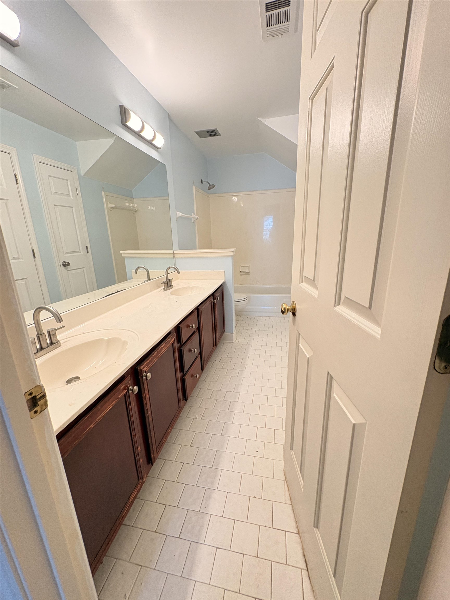 1850 Wood Oak Dr Property Photo 24