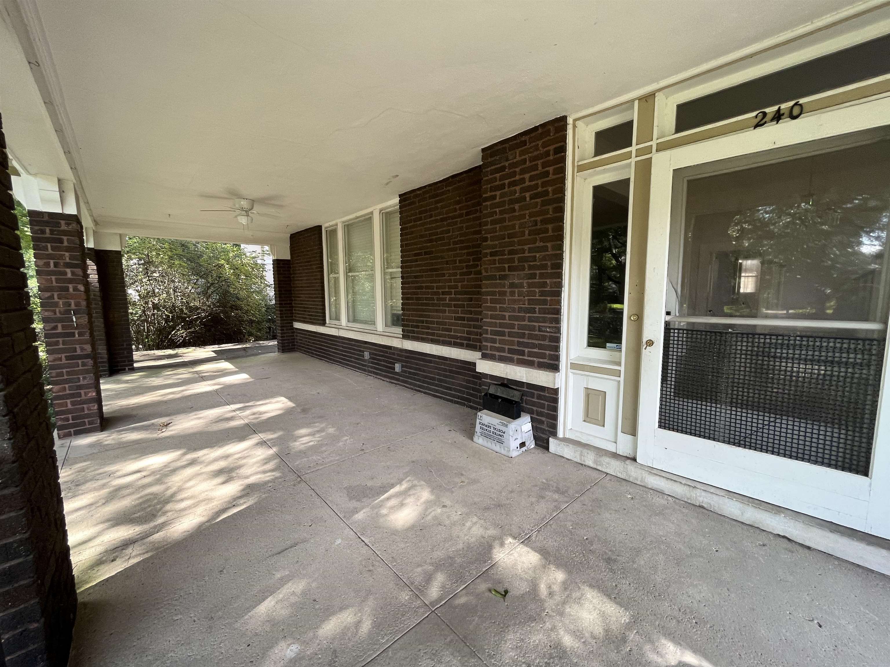 240 S Belvedere Blvd Property Photo 4