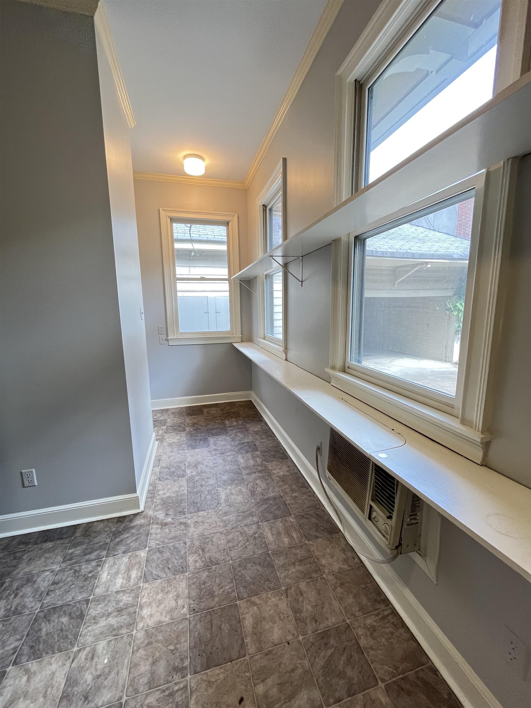 240 S Belvedere Blvd Property Photo 12