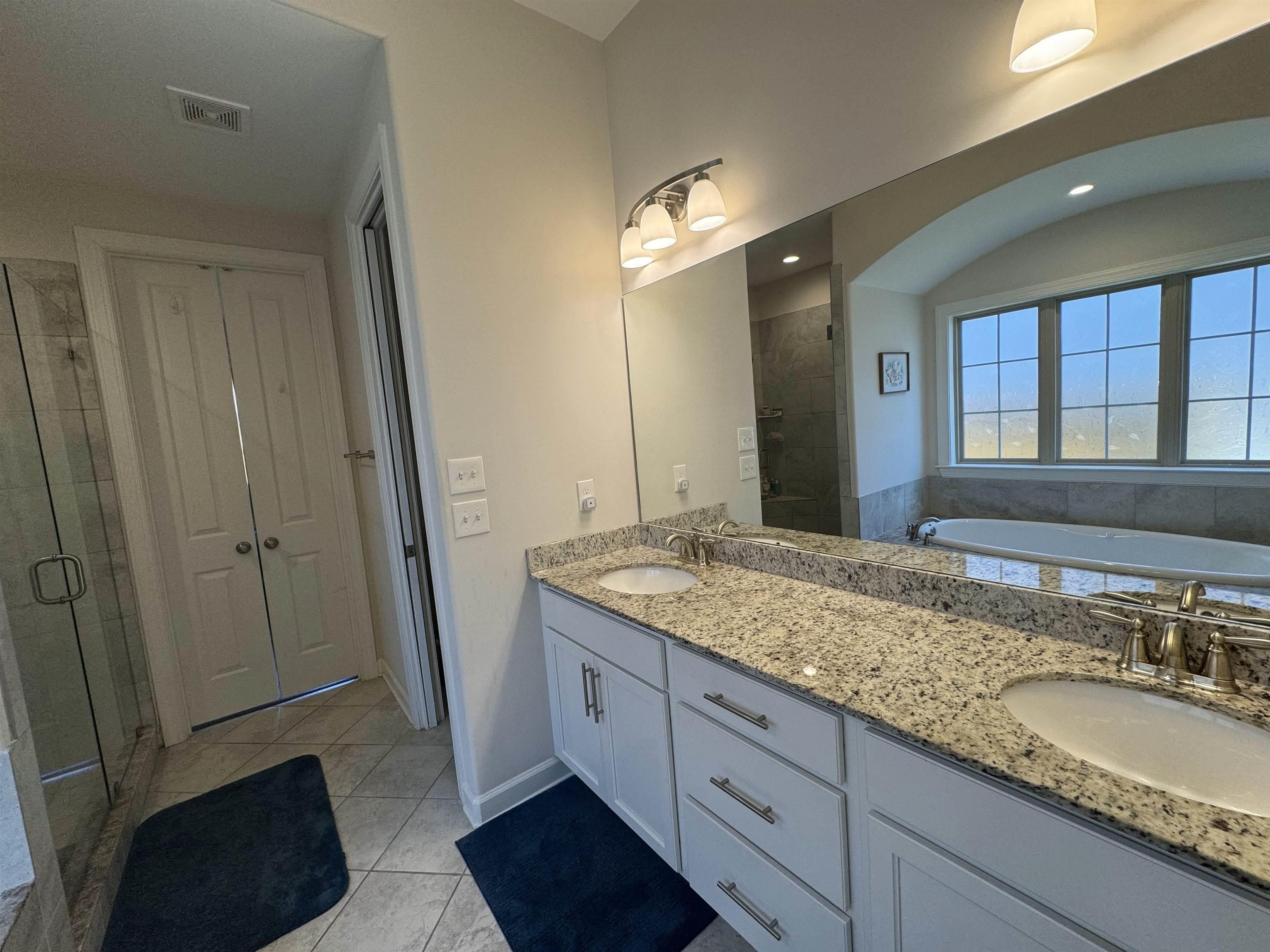 4726 Emmas Cir E Property Photo 5