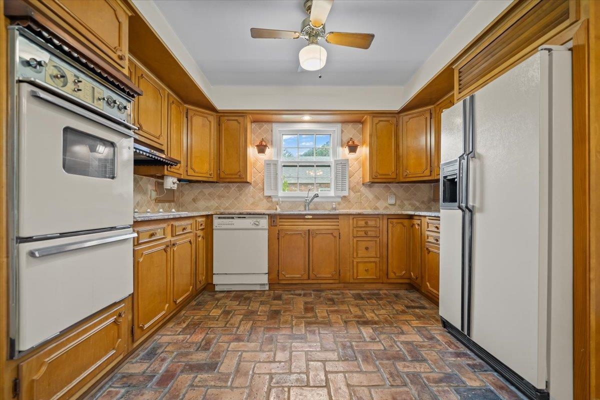 5450 Walnut Grove Rd Property Photo 17