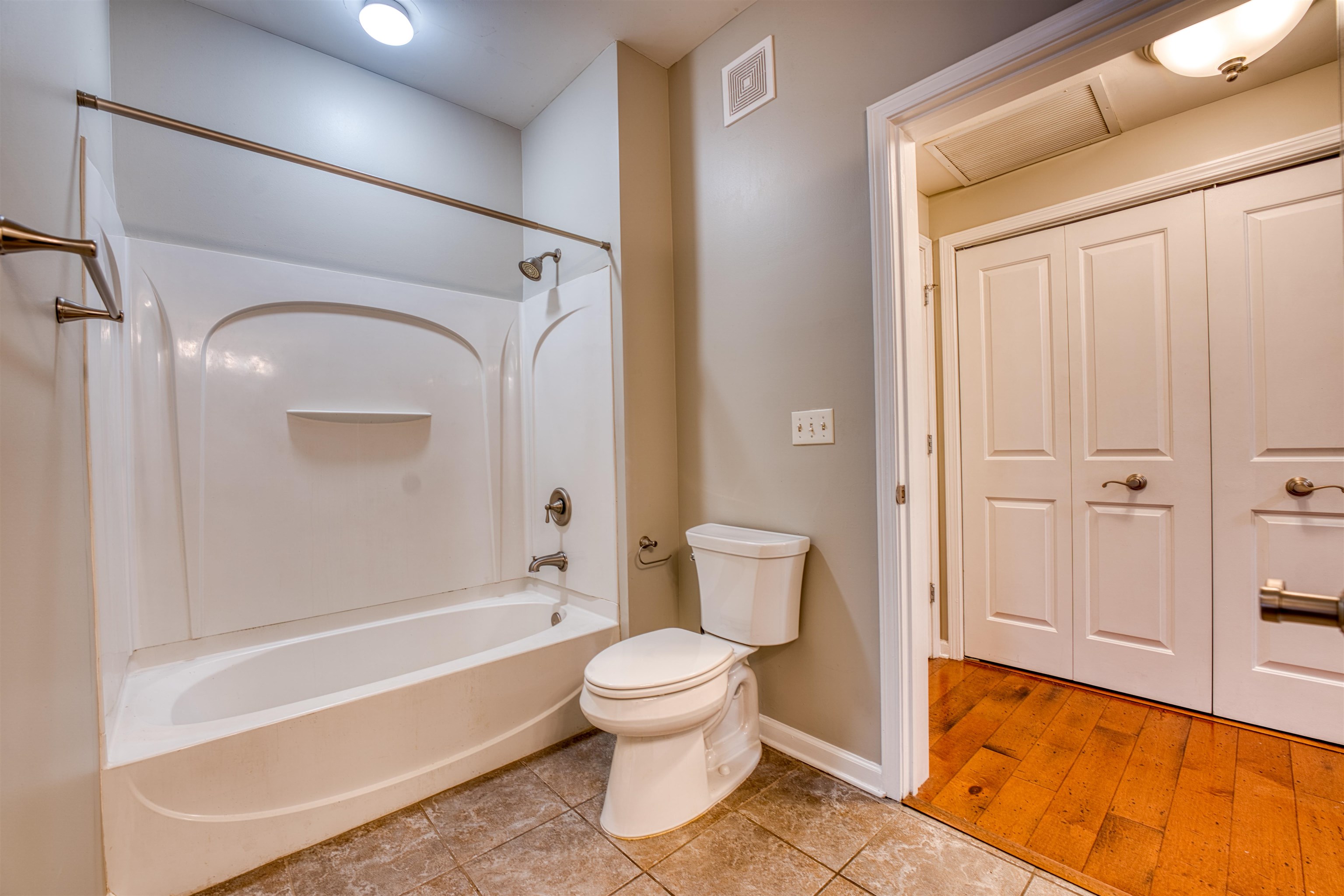 665 Tennessee St 307 Property Photo 9