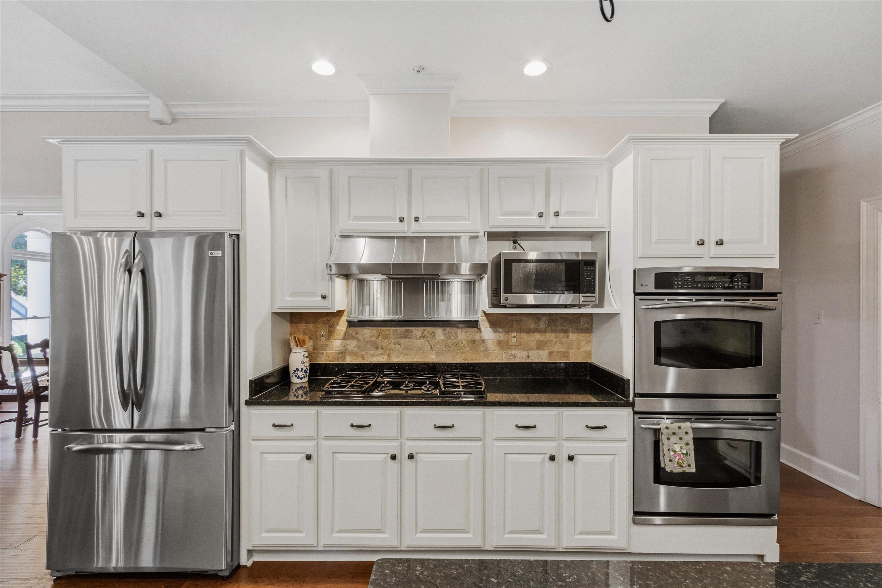 8900 Colins Barre Cv Property Photo 14