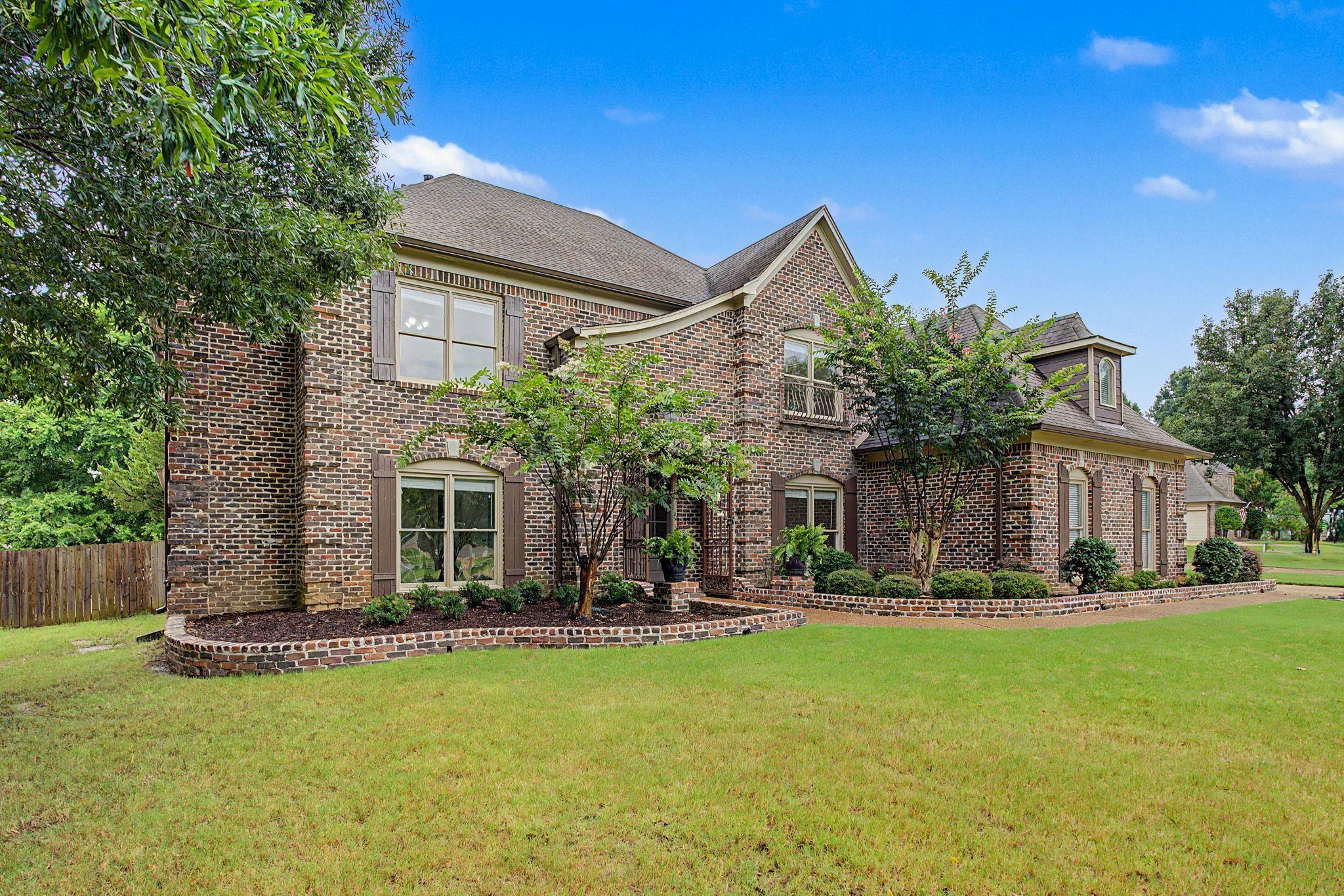1482 Grand Cypress Dr Property Photo 2