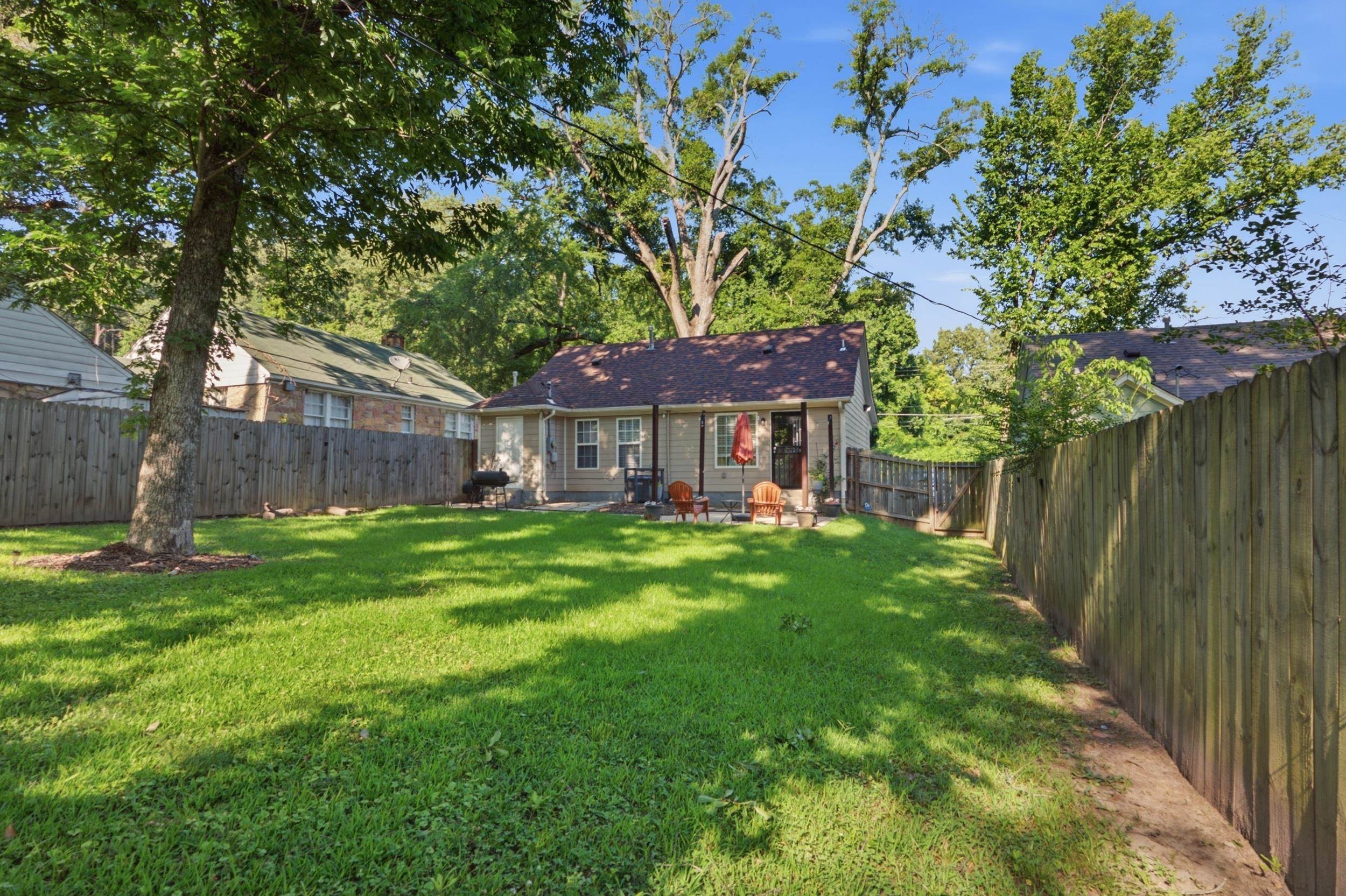 2675 Woodlawn Ter Property Photo 36