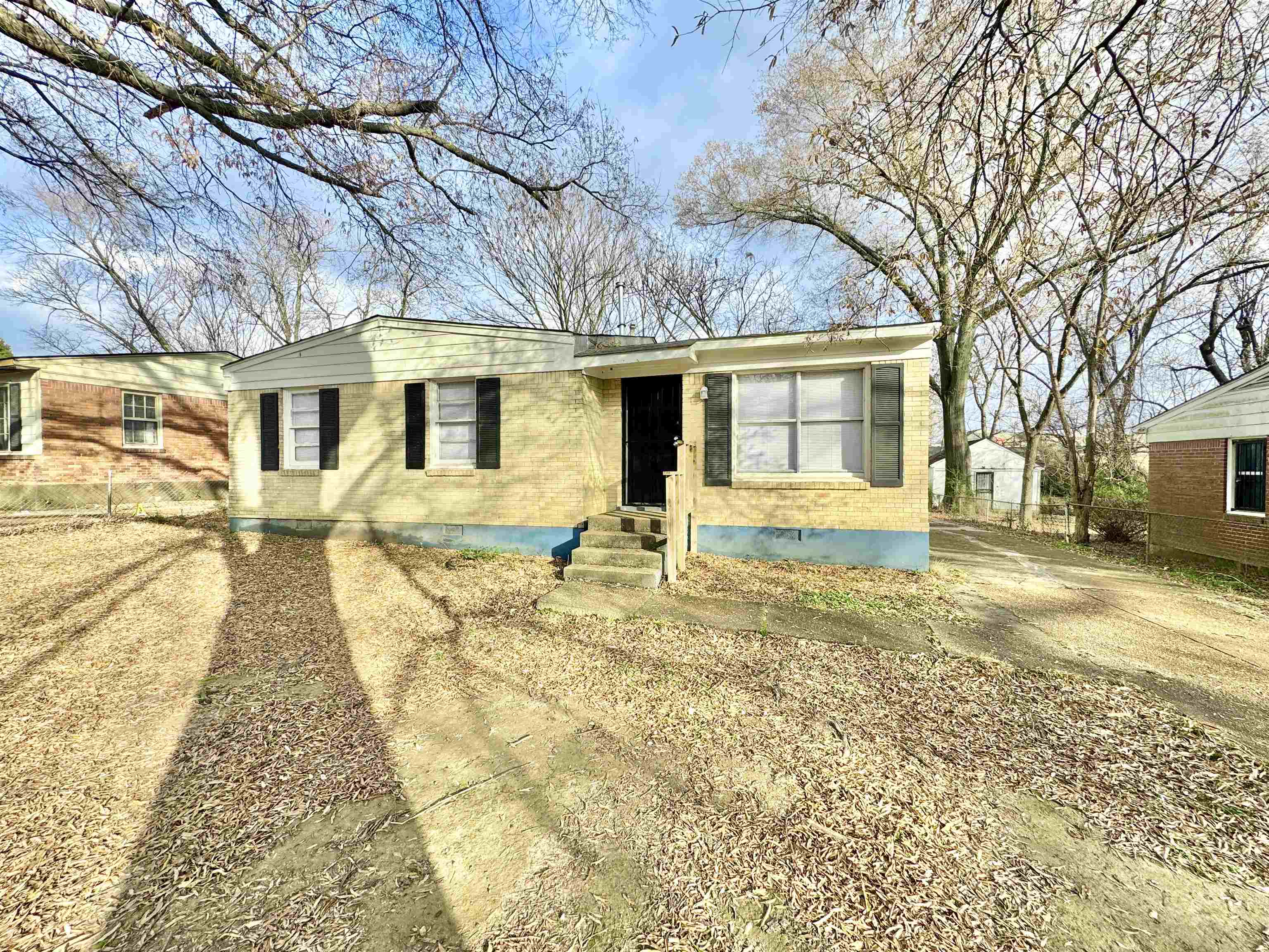 3462 Mark Twain St Property Photo 2