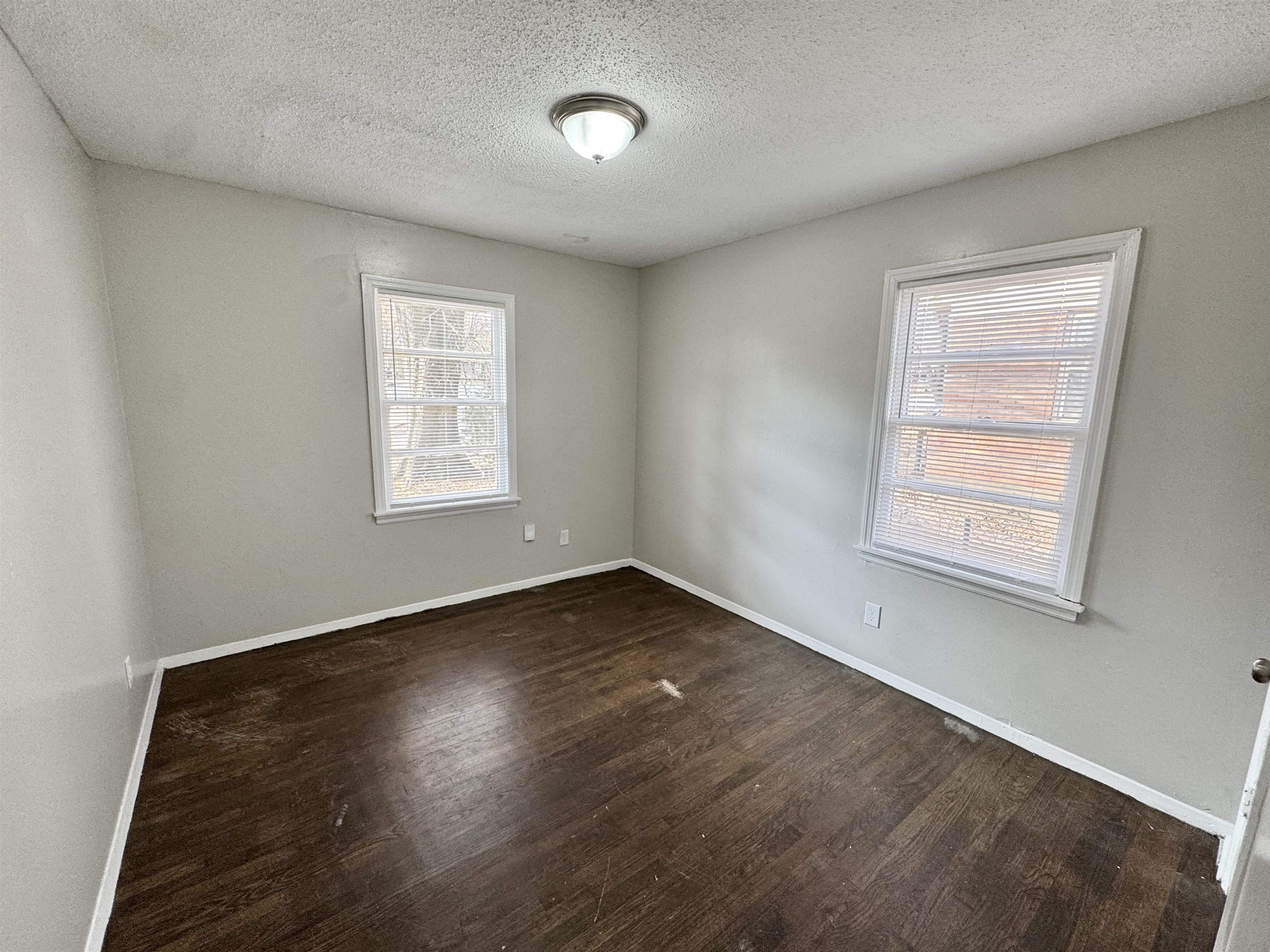 3462 Mark Twain St Property Photo 13