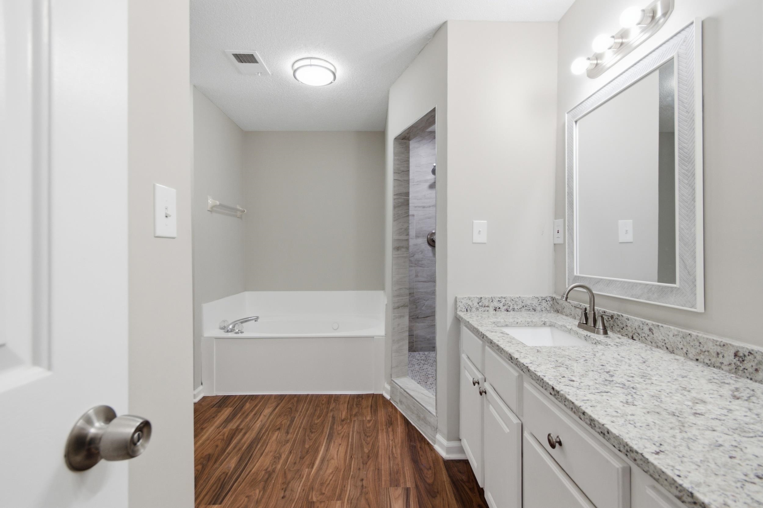 993 Zenith Cv N Property Photo 5