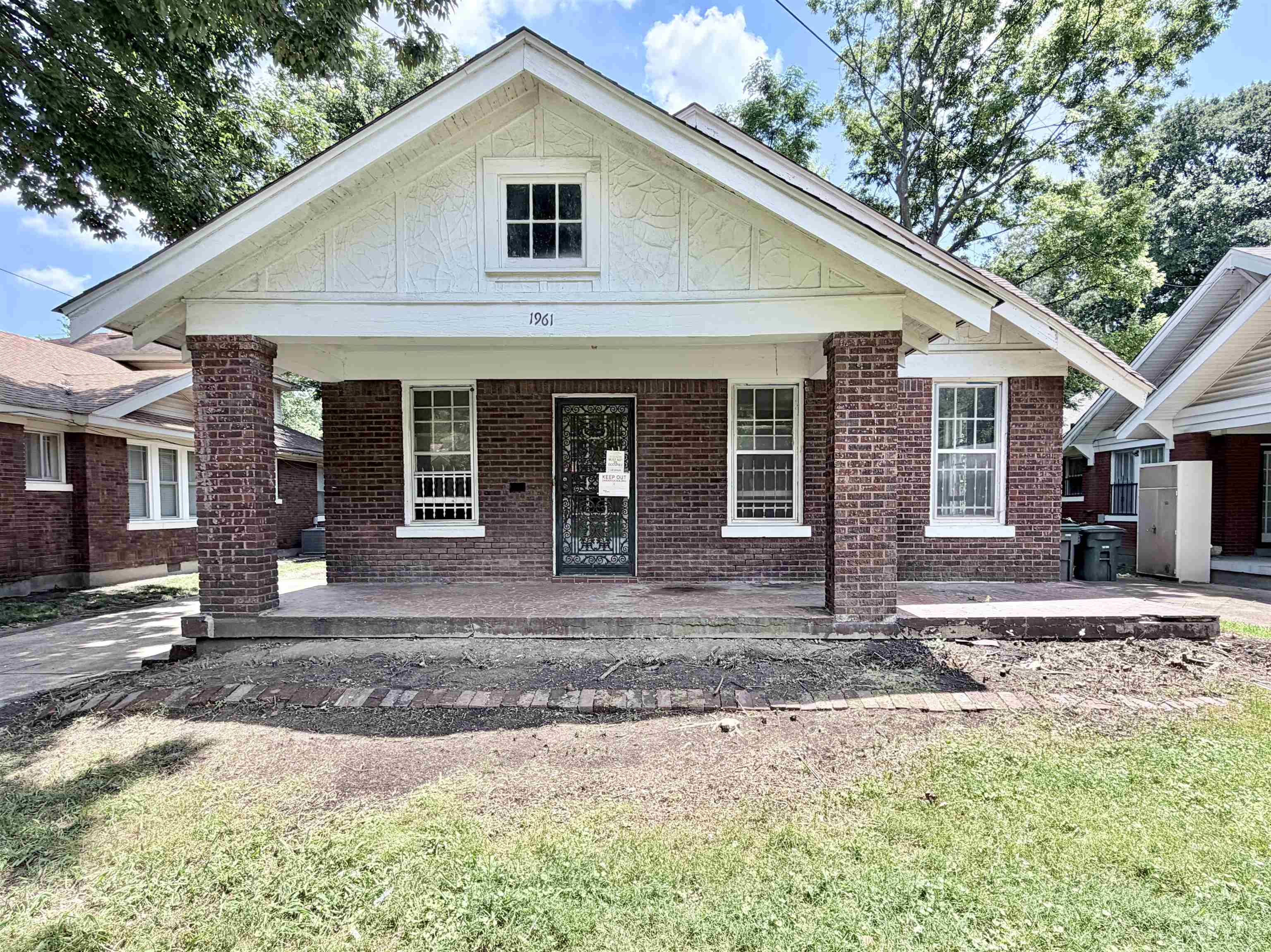1961 MIGNON AVE Property Photo 1