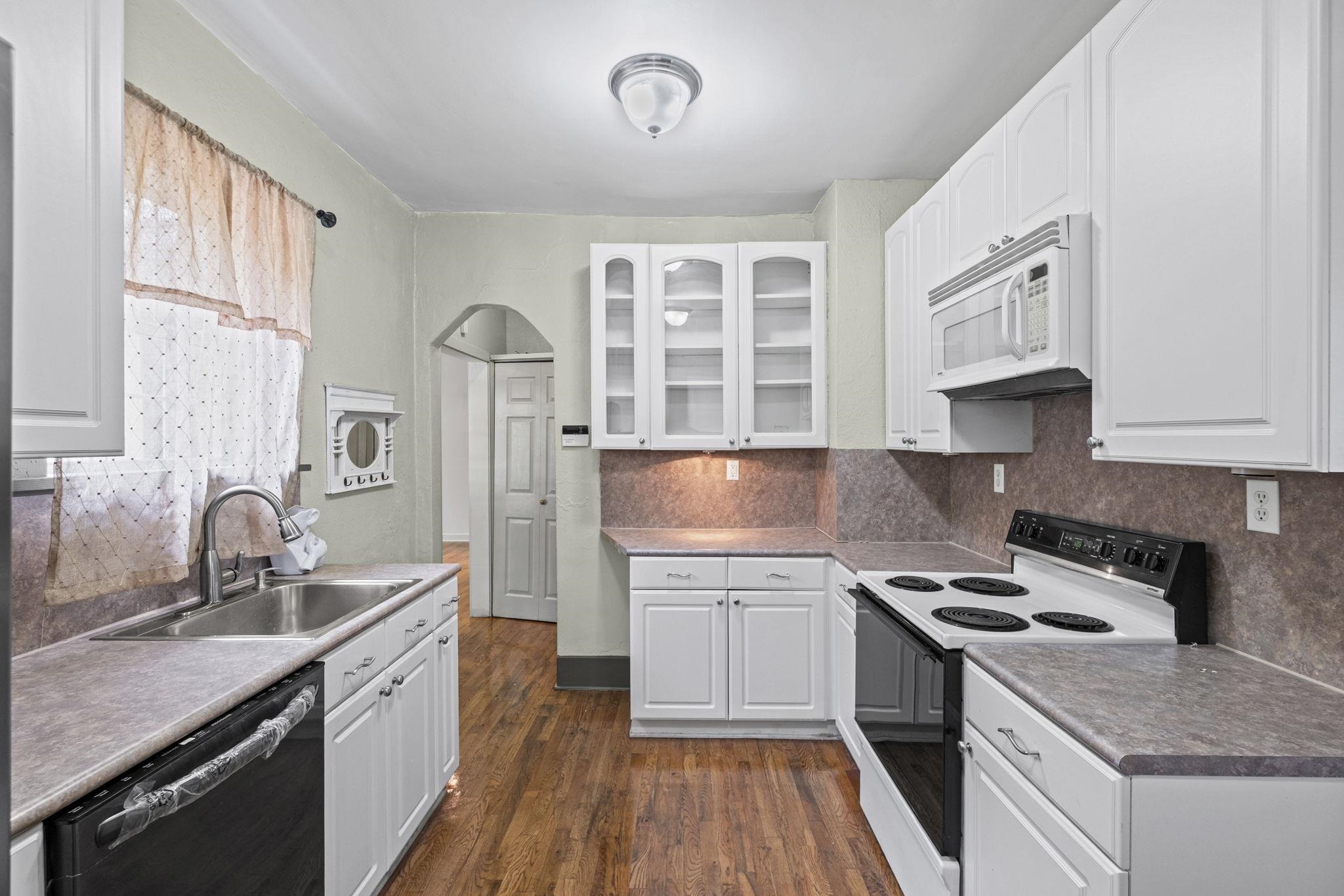 1936 Mignon Ave Property Photo 11