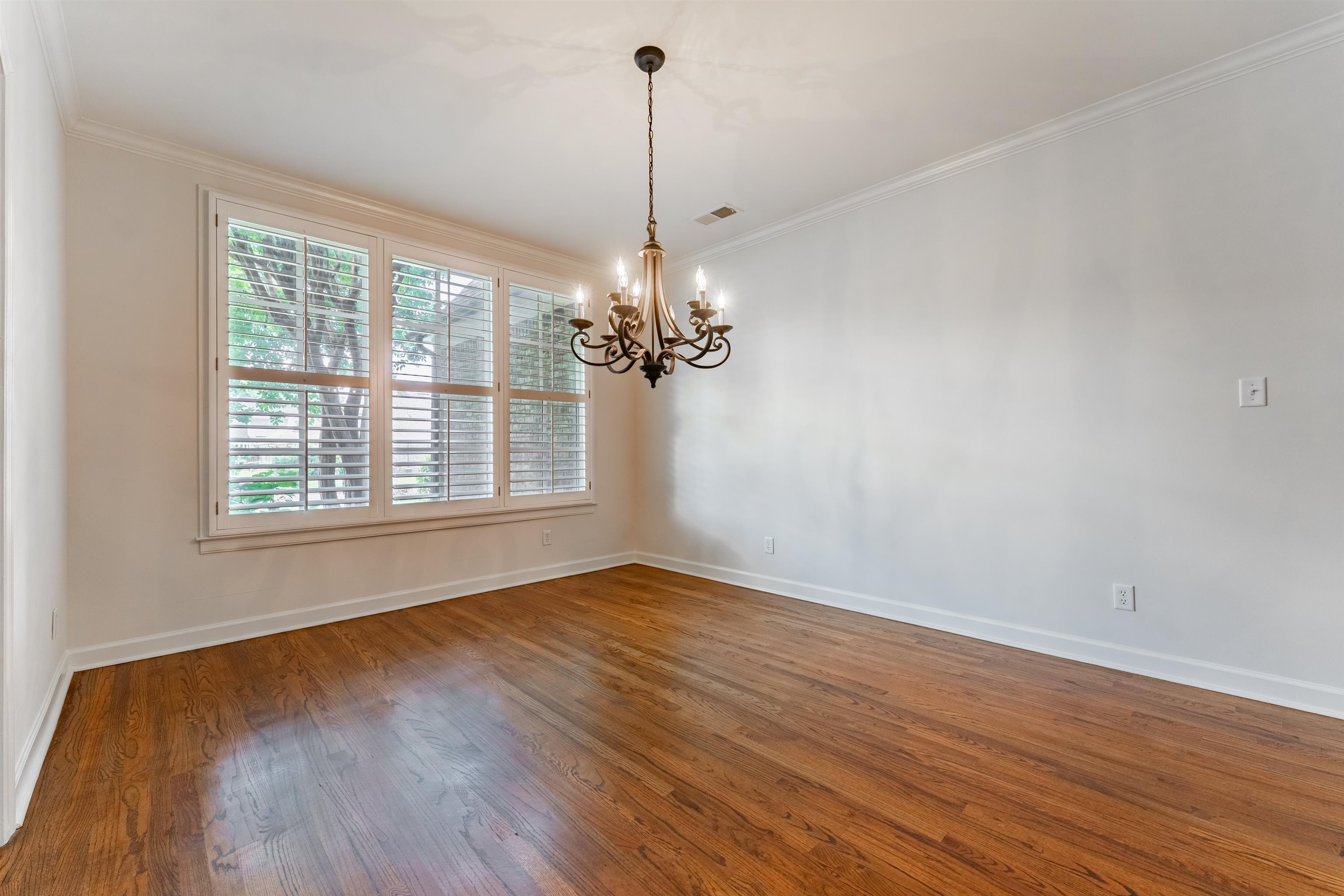 10830 Whisper Hollow Cv Property Photo 7