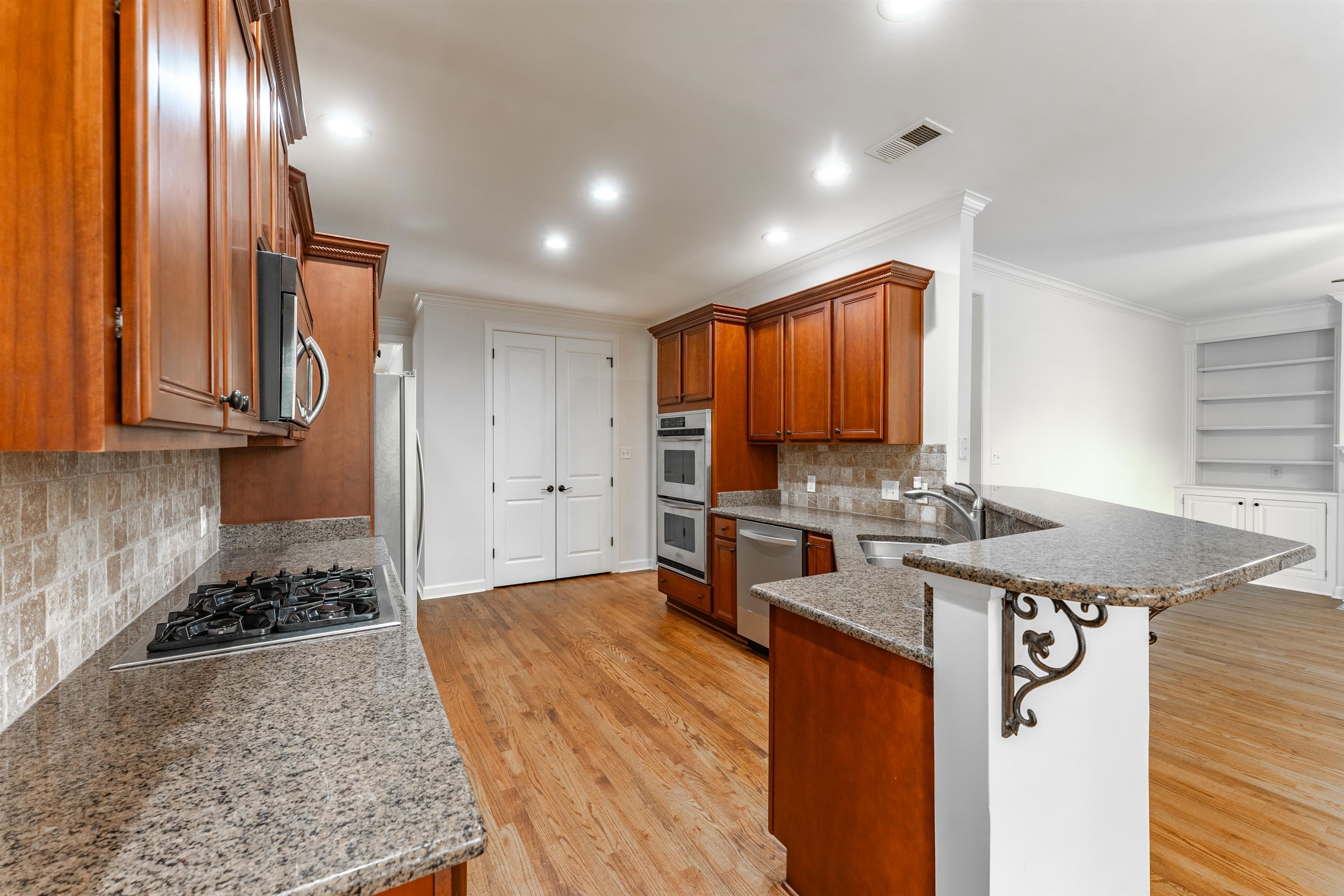 10830 Whisper Hollow Cv Property Photo 11