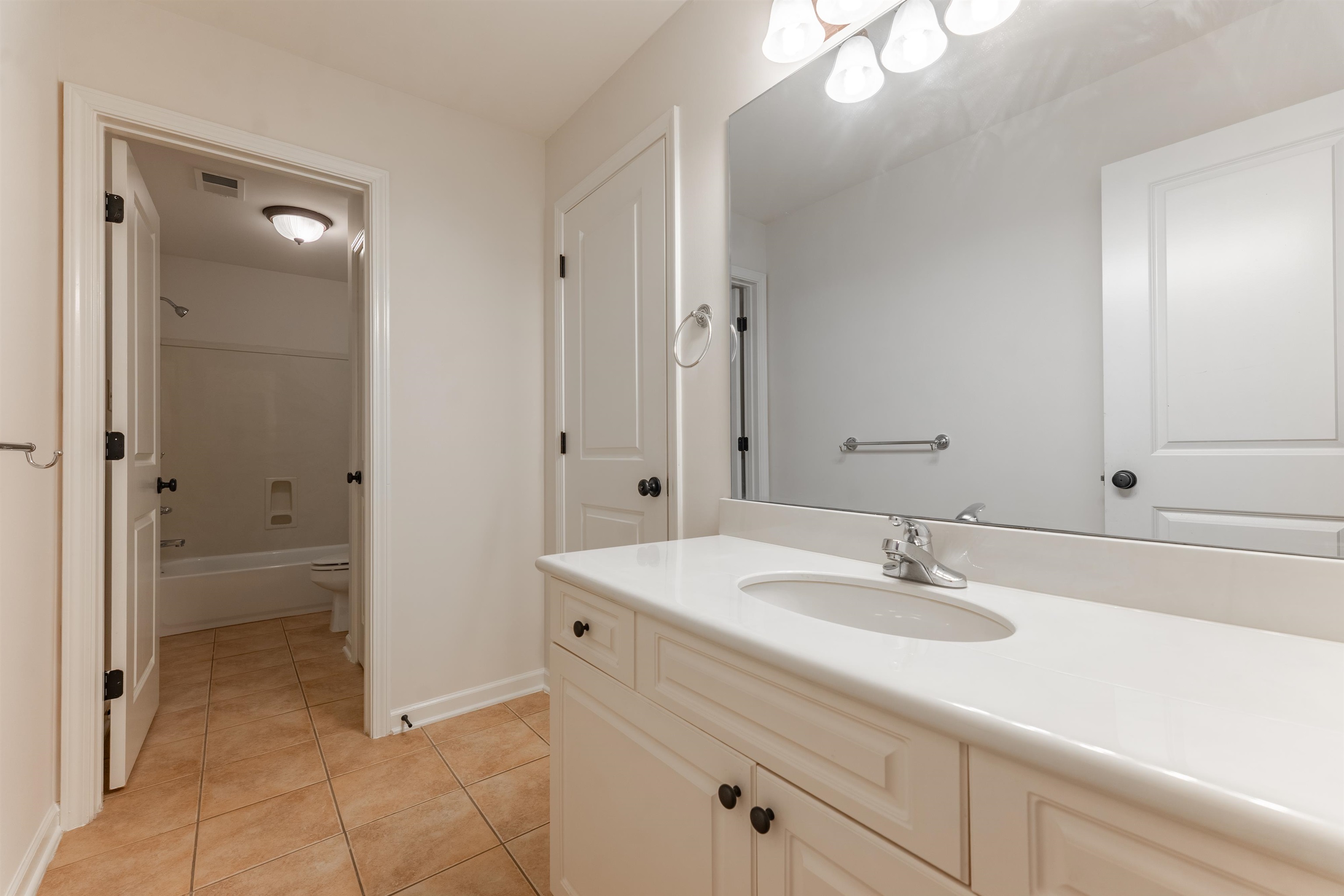 10830 Whisper Hollow Cv Property Photo 29