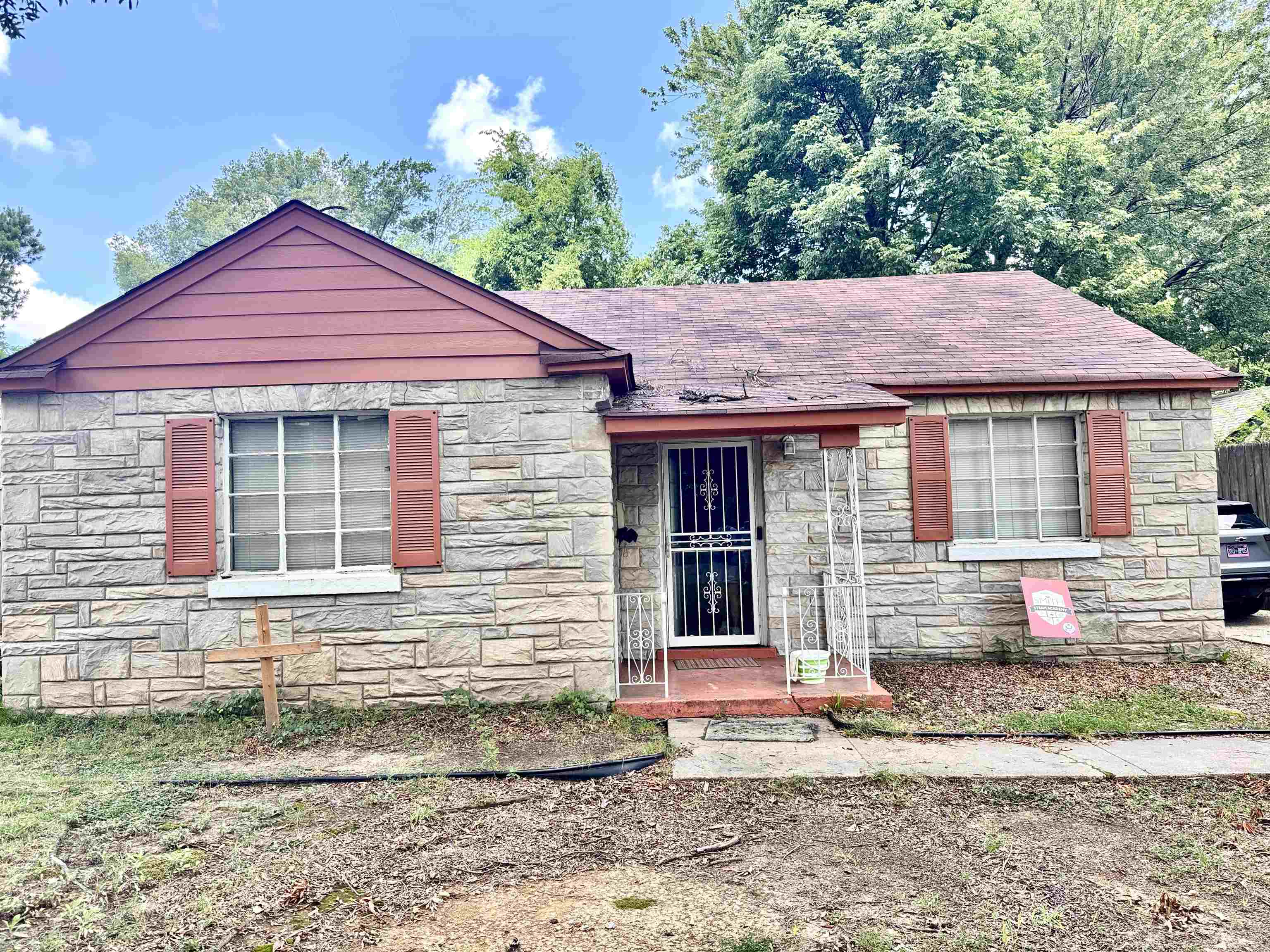 2612 Union Ave Property Photo 2