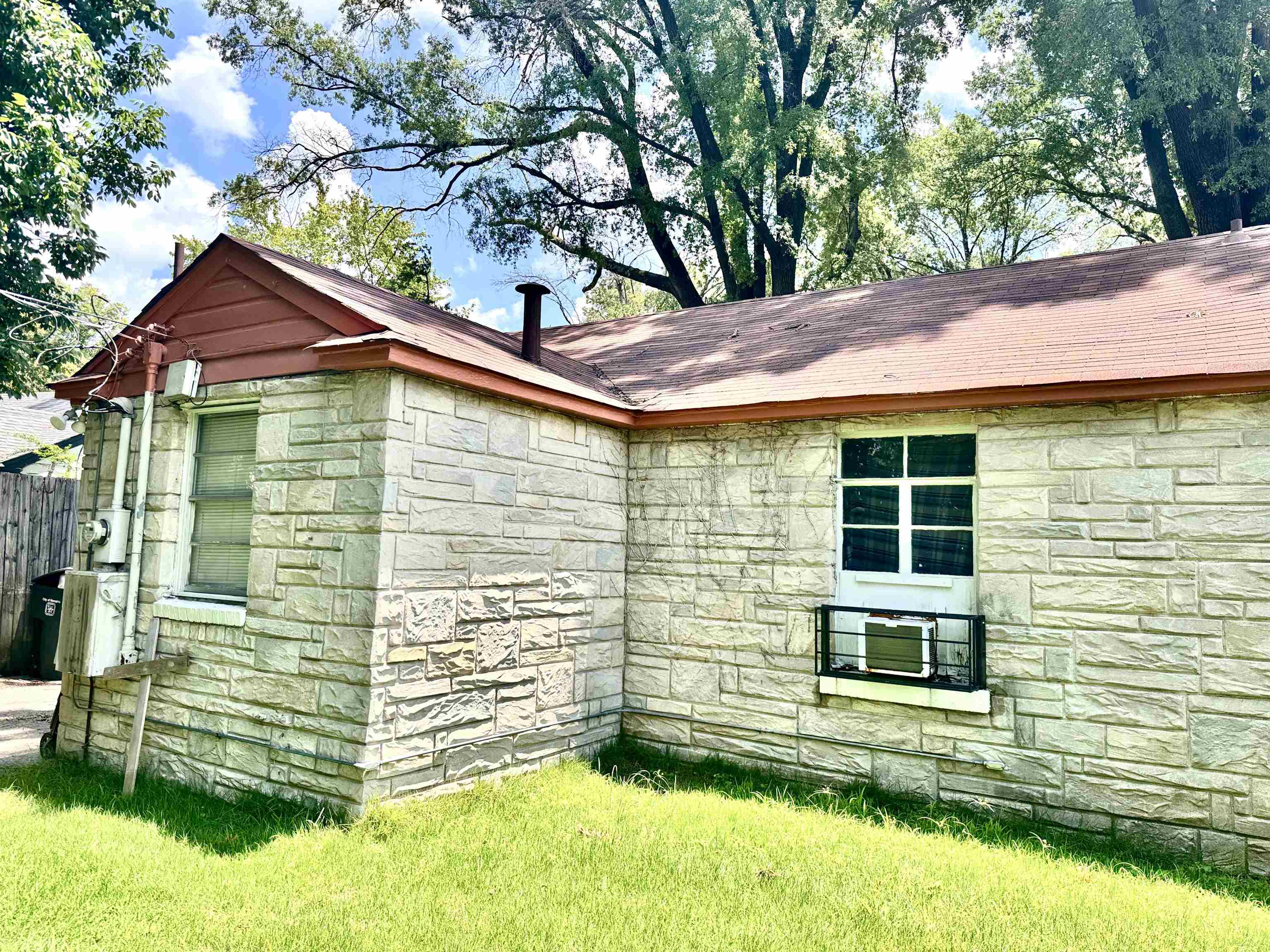 2612 Union Ave Property Photo 10