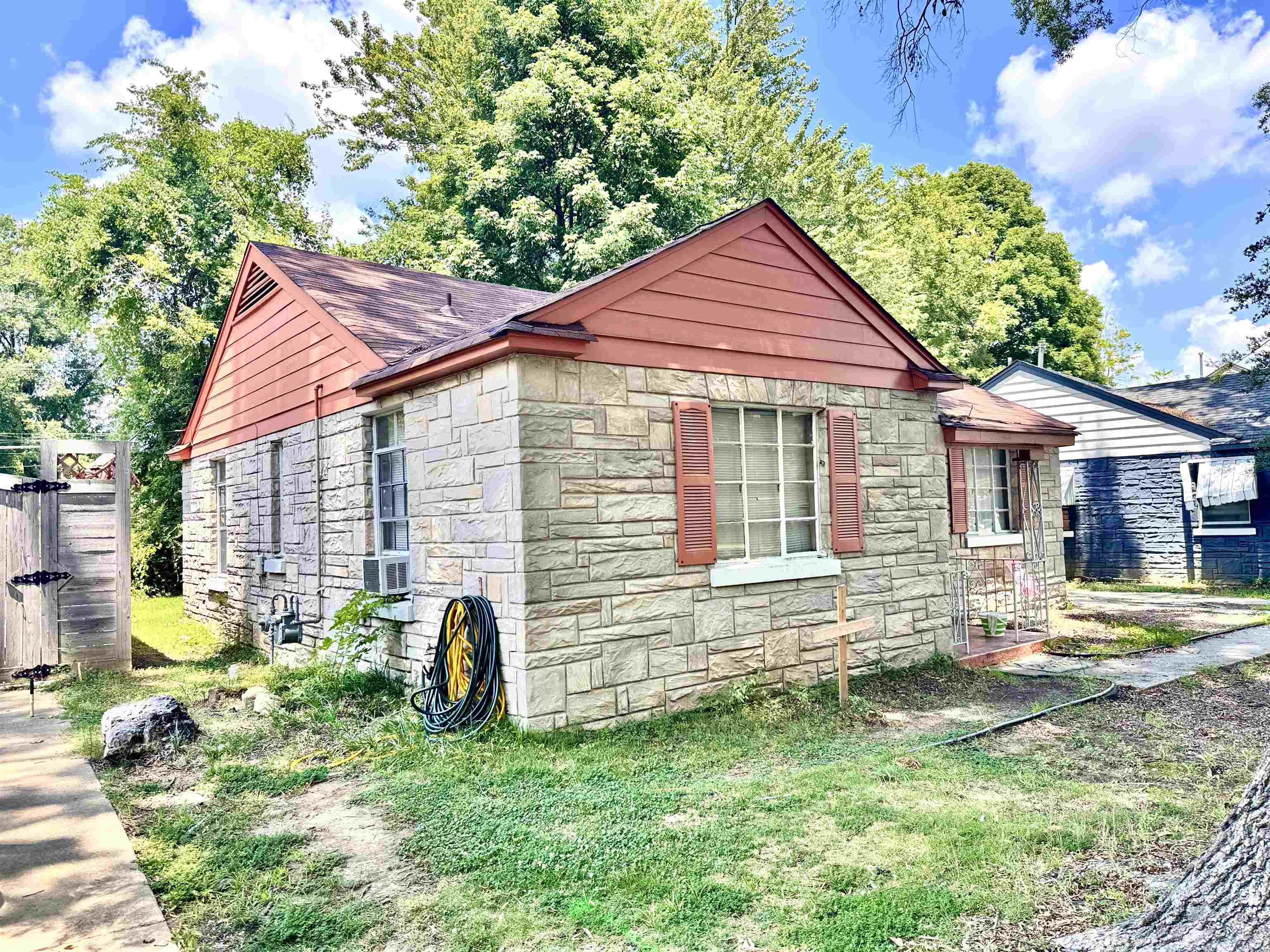 2612 Union Ave Property Photo 11