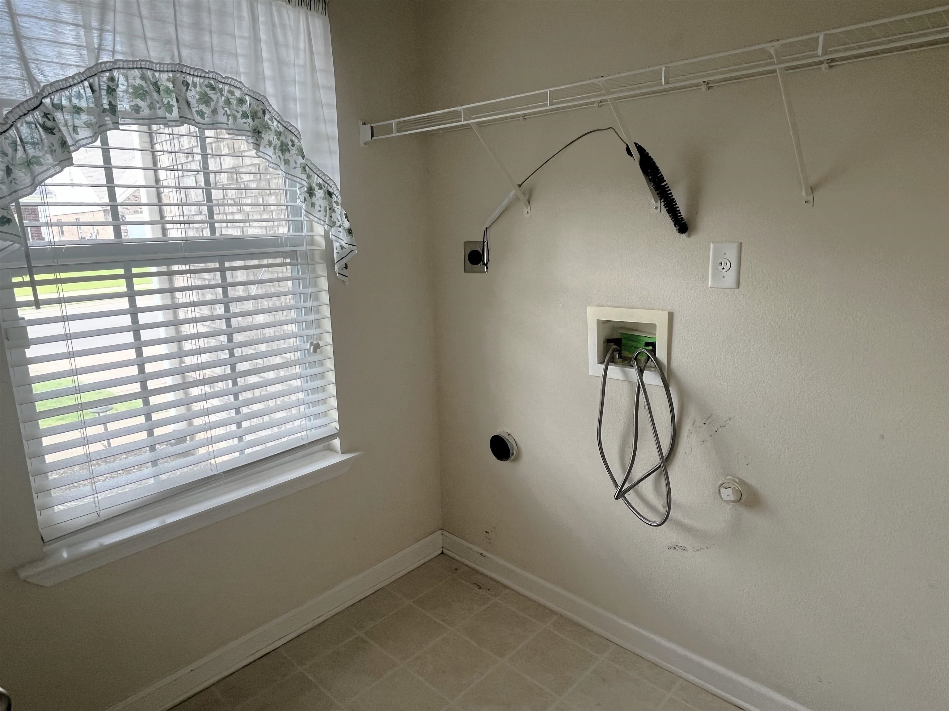 4968 Water Brook Cir Property Photo 5