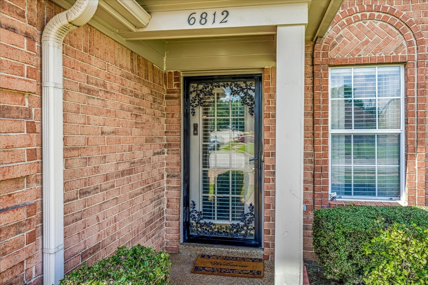 6812 Meadow Chase Ln Property Photo 3