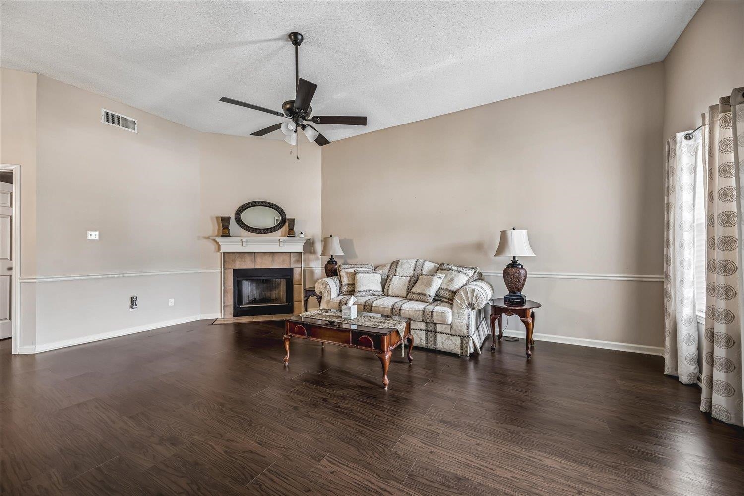 6812 Meadow Chase Ln Property Photo 7