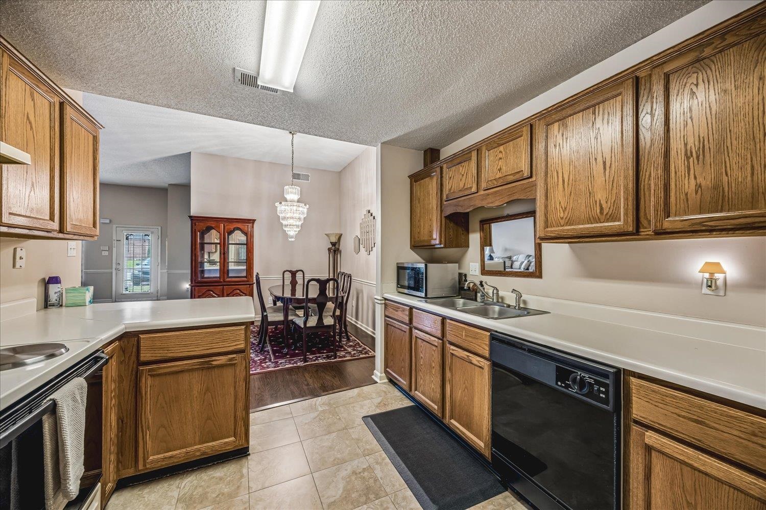 6812 Meadow Chase Ln Property Photo 10