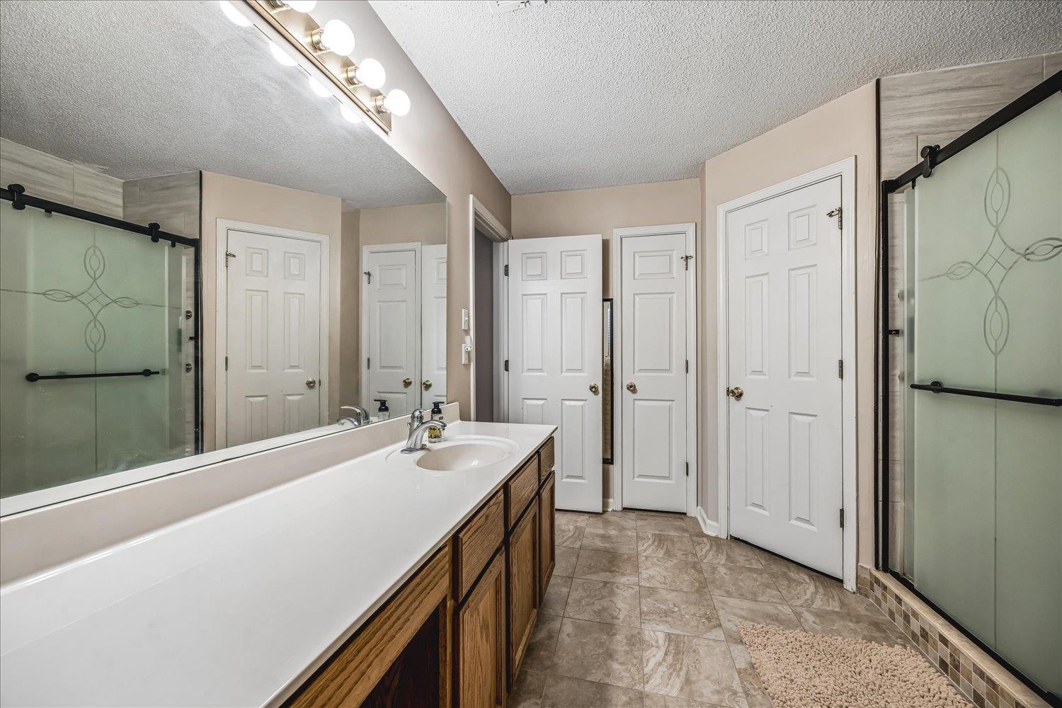 6812 Meadow Chase Ln Property Photo 15
