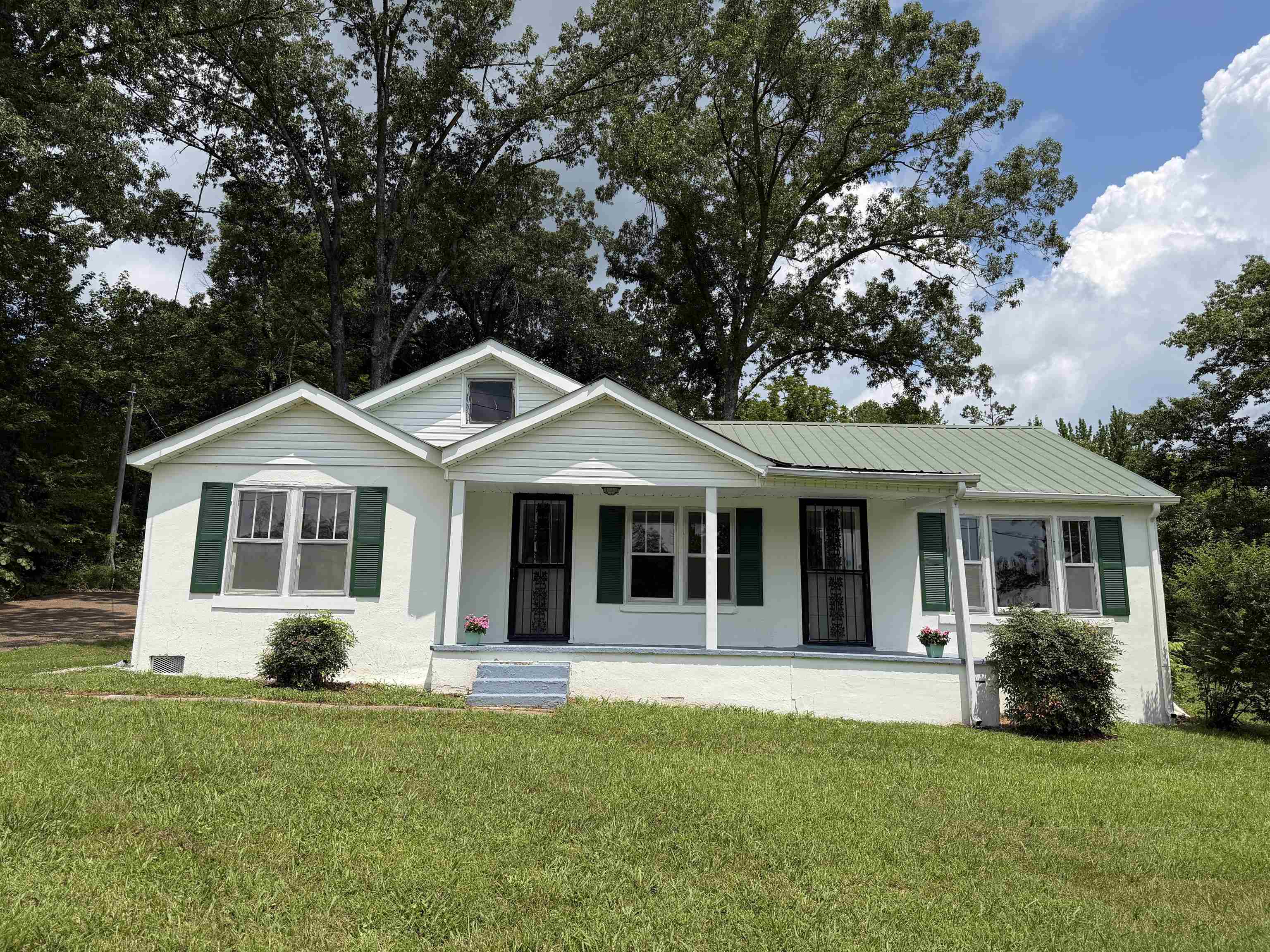 185 POPLAR SPRINGS RD Property Photo 1