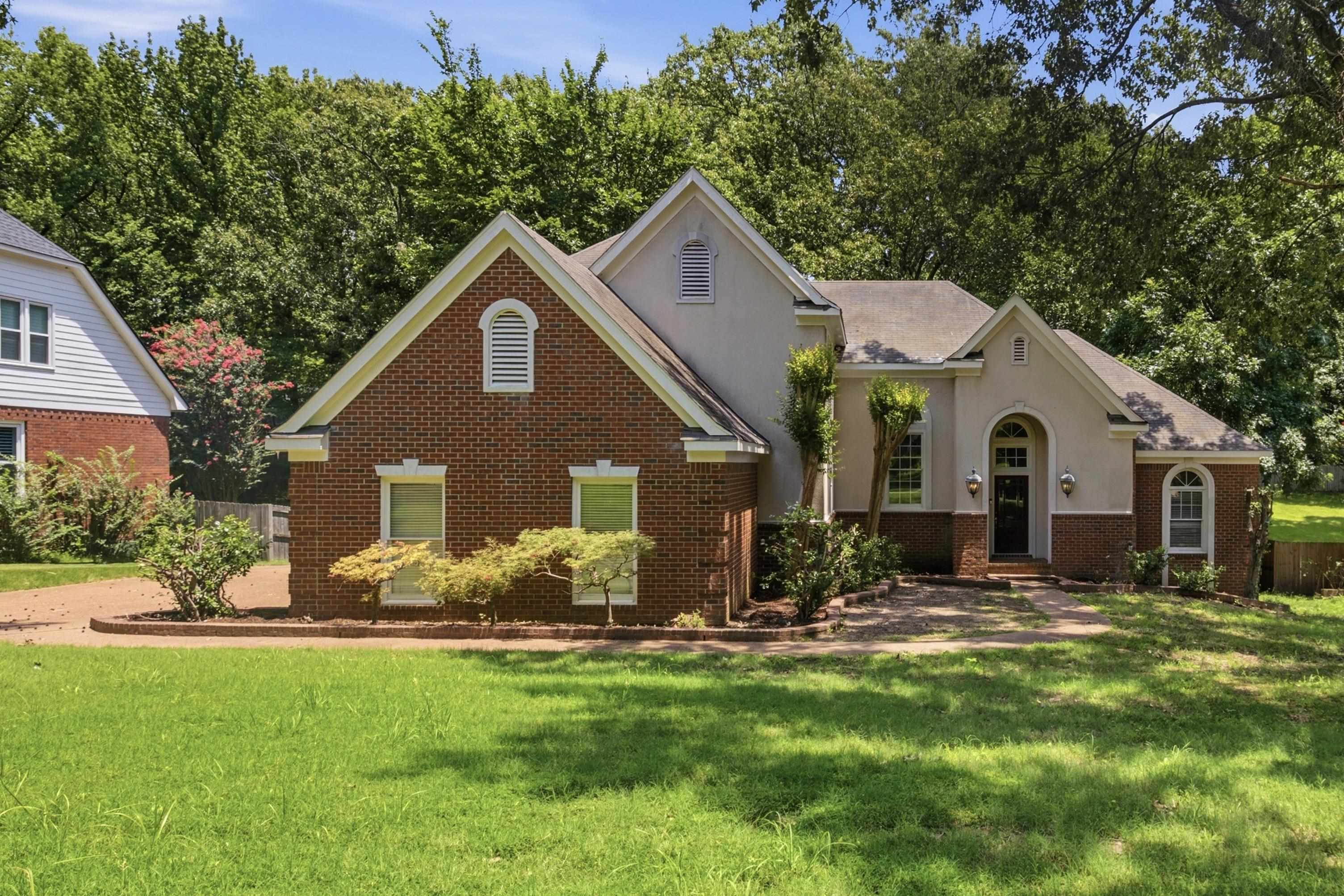 1850 WOOD OAK DR Property Photo 1