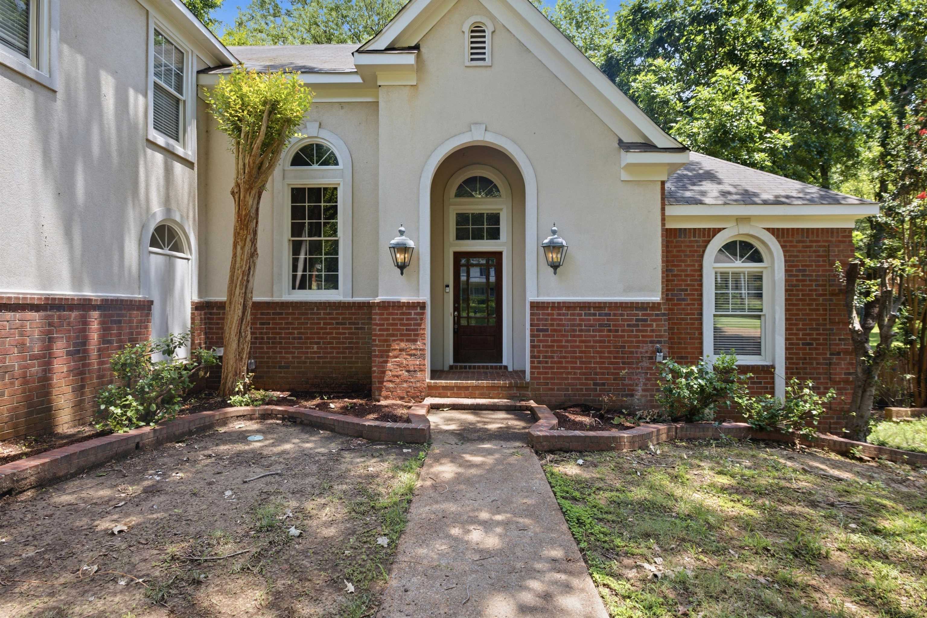 1850 Wood Oak Dr Property Photo 2