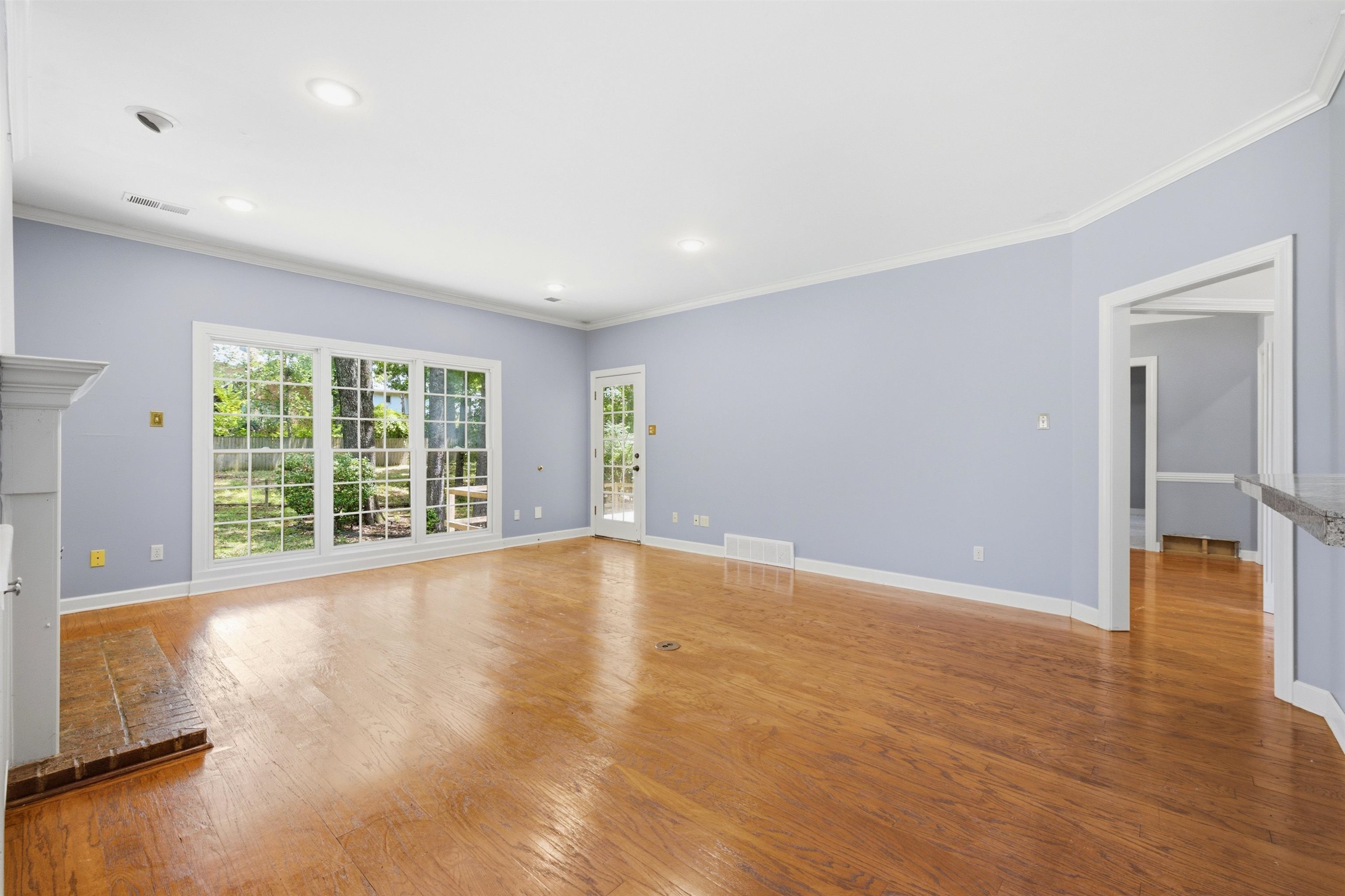 1850 Wood Oak Dr Property Photo 10