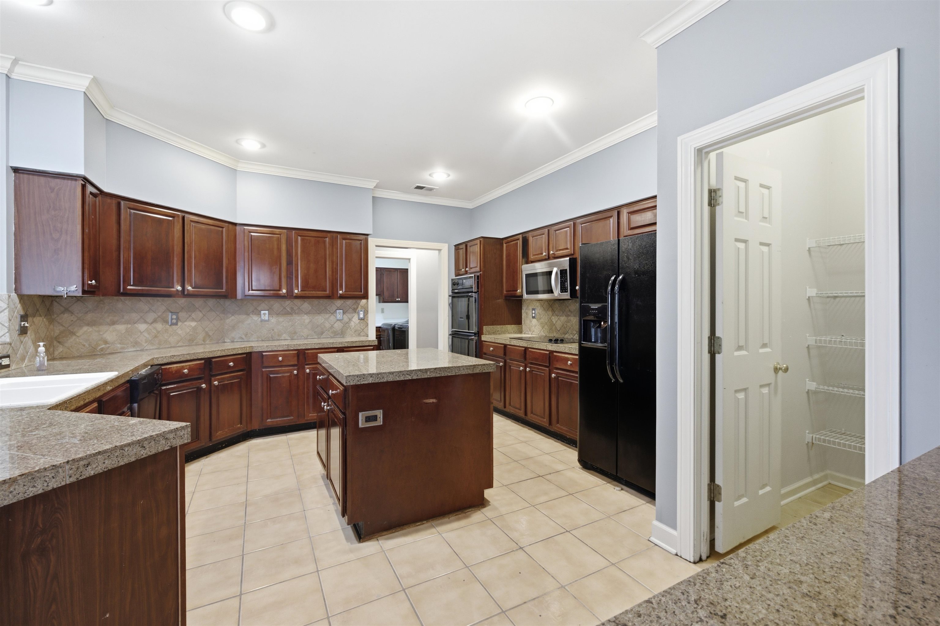 1850 Wood Oak Dr Property Photo 12