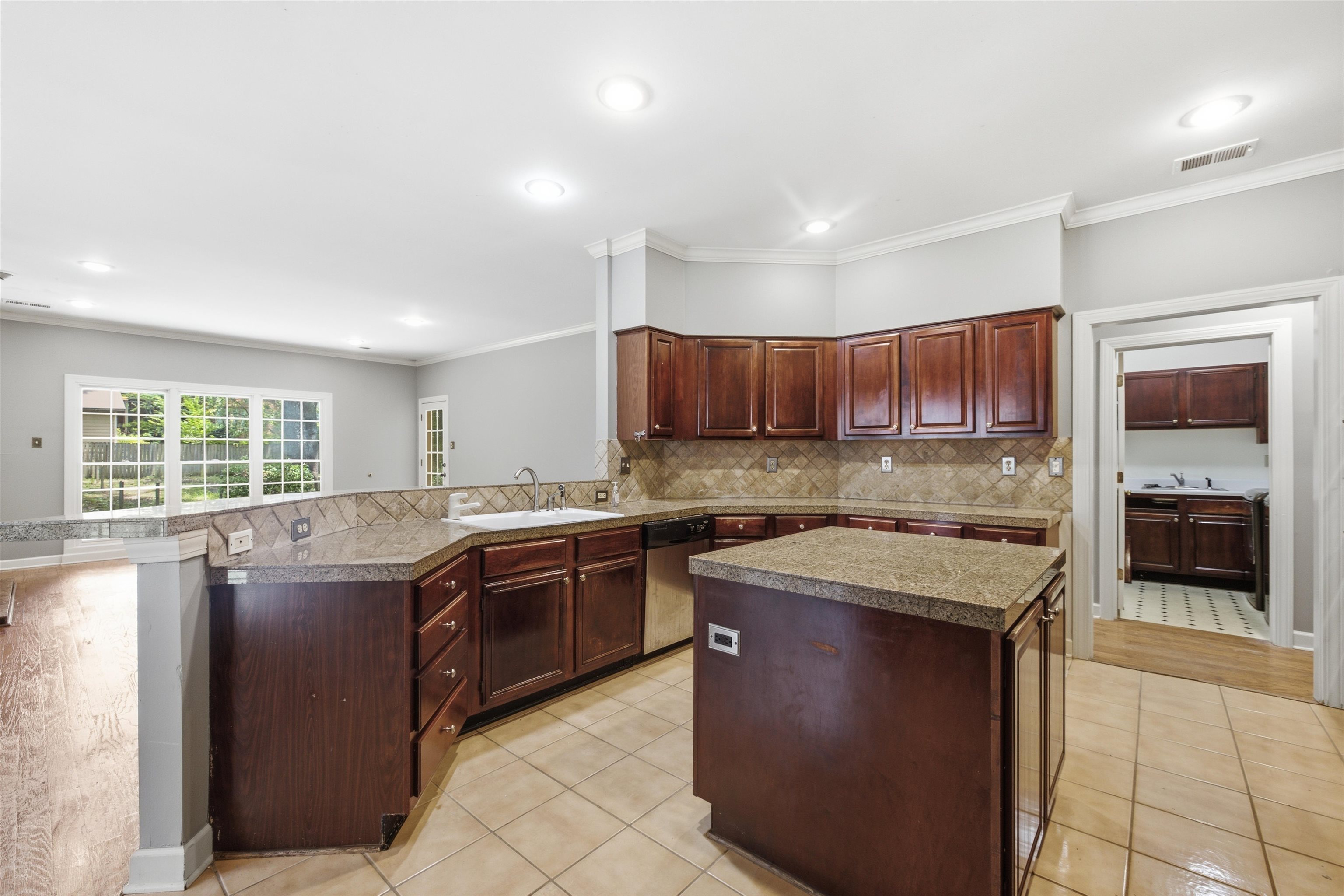 1850 Wood Oak Dr Property Photo 14