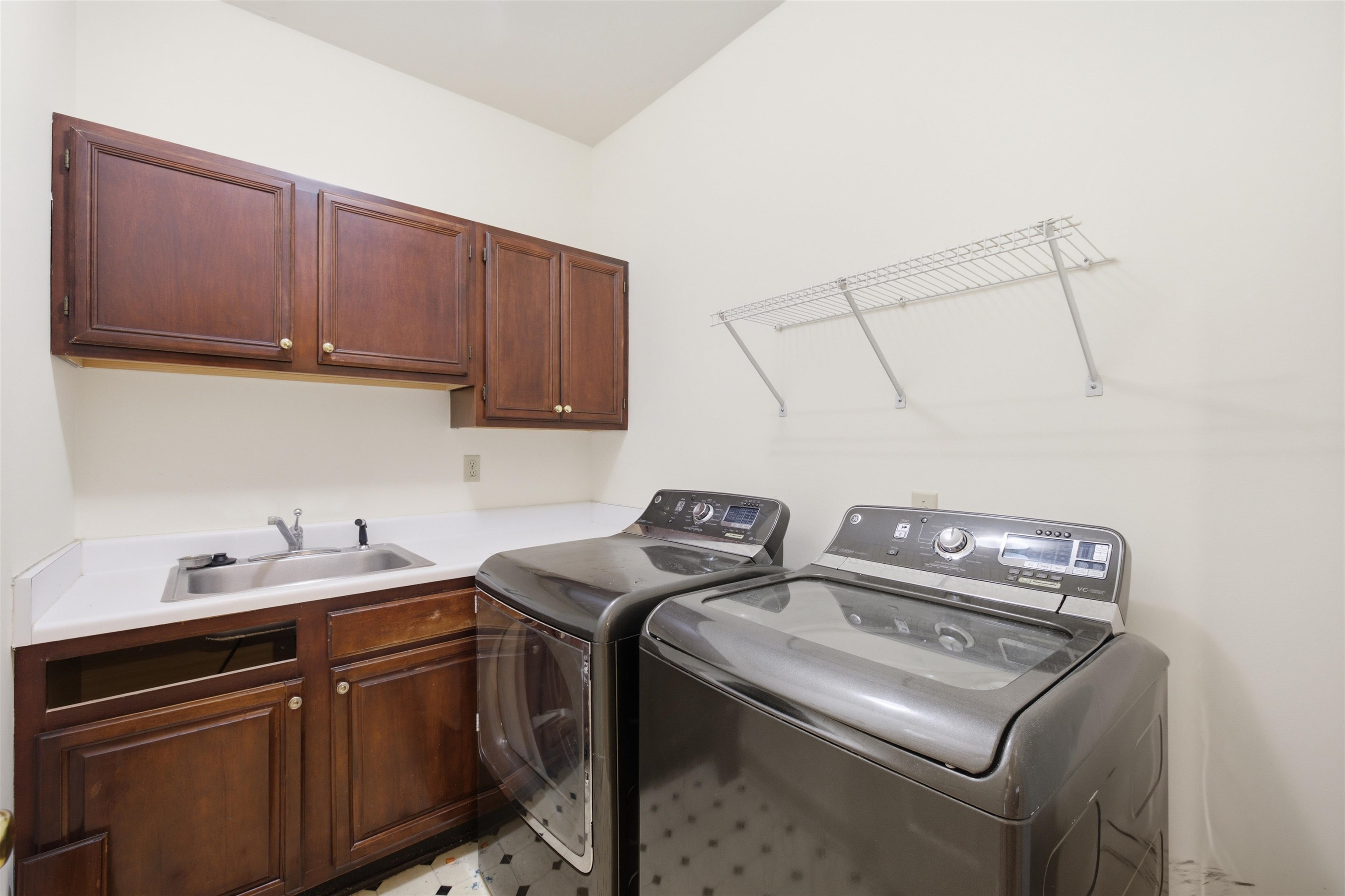 1850 Wood Oak Dr Property Photo 15