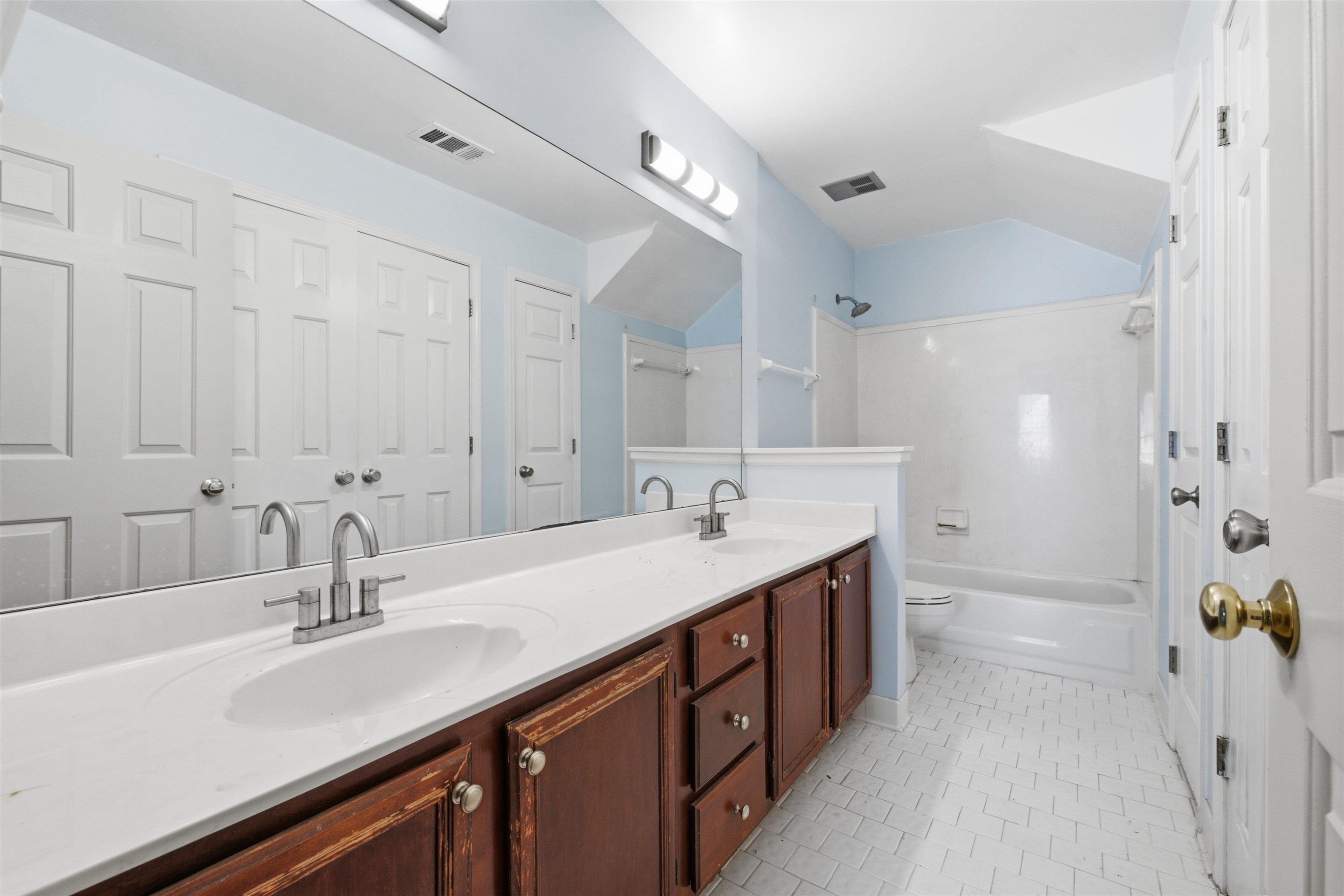 1850 Wood Oak Dr Property Photo 26