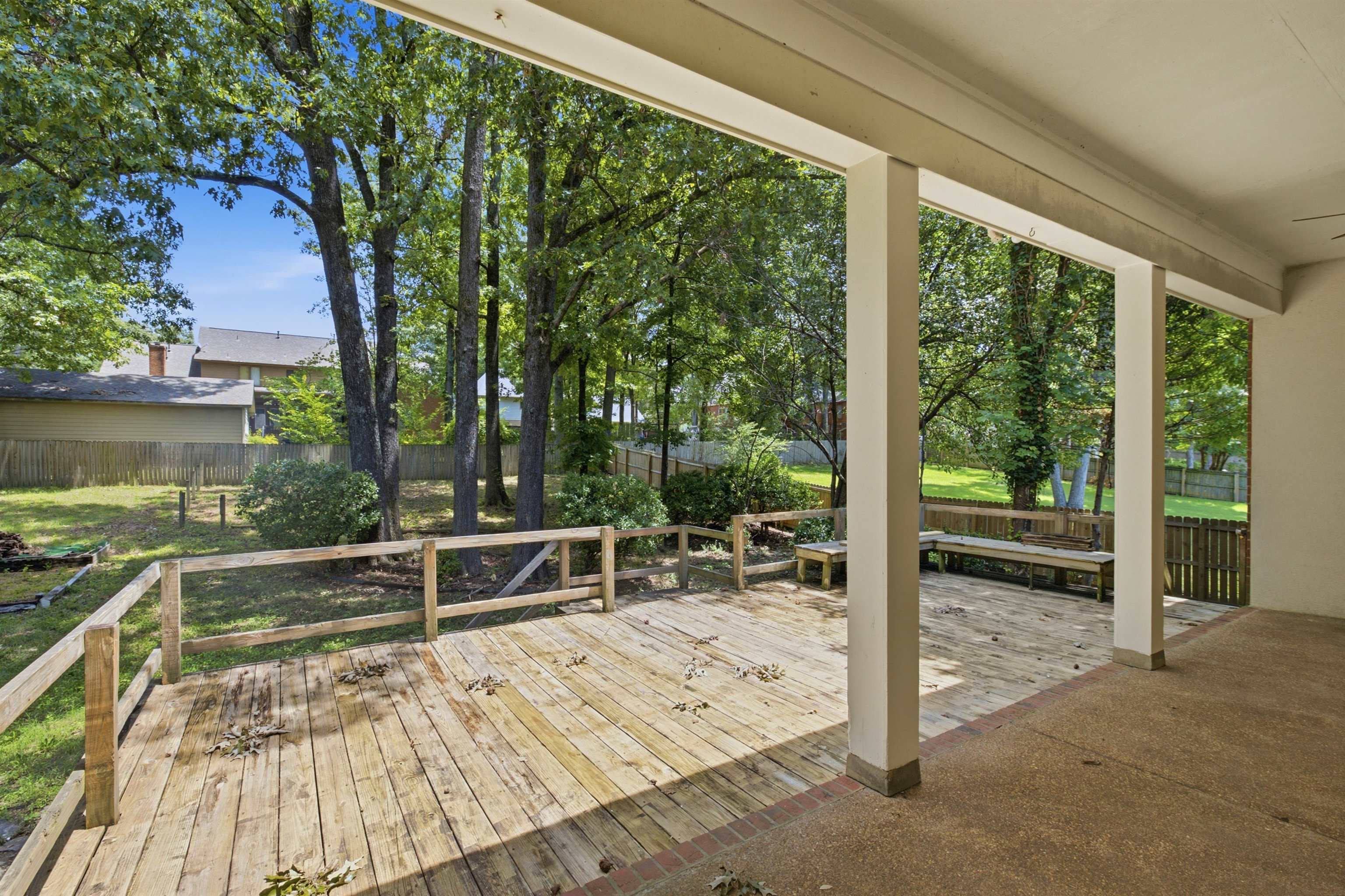 1850 Wood Oak Dr Property Photo 30