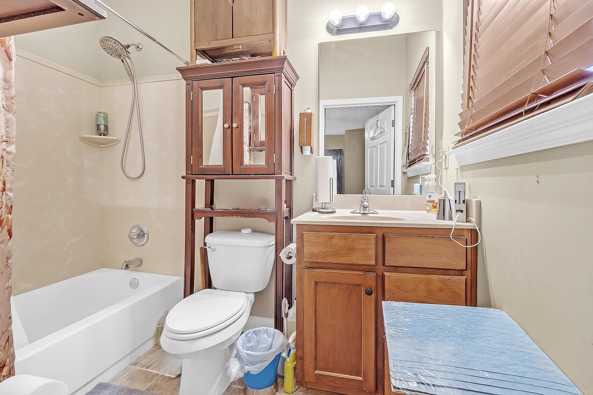 717 Hilyard Ln Property Photo 7
