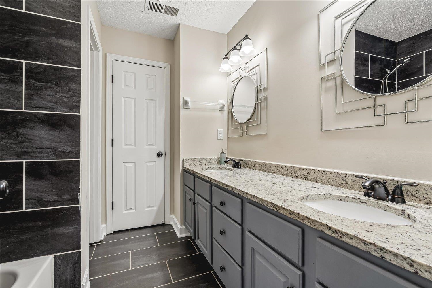 8944 Heath Cv Property Photo 35