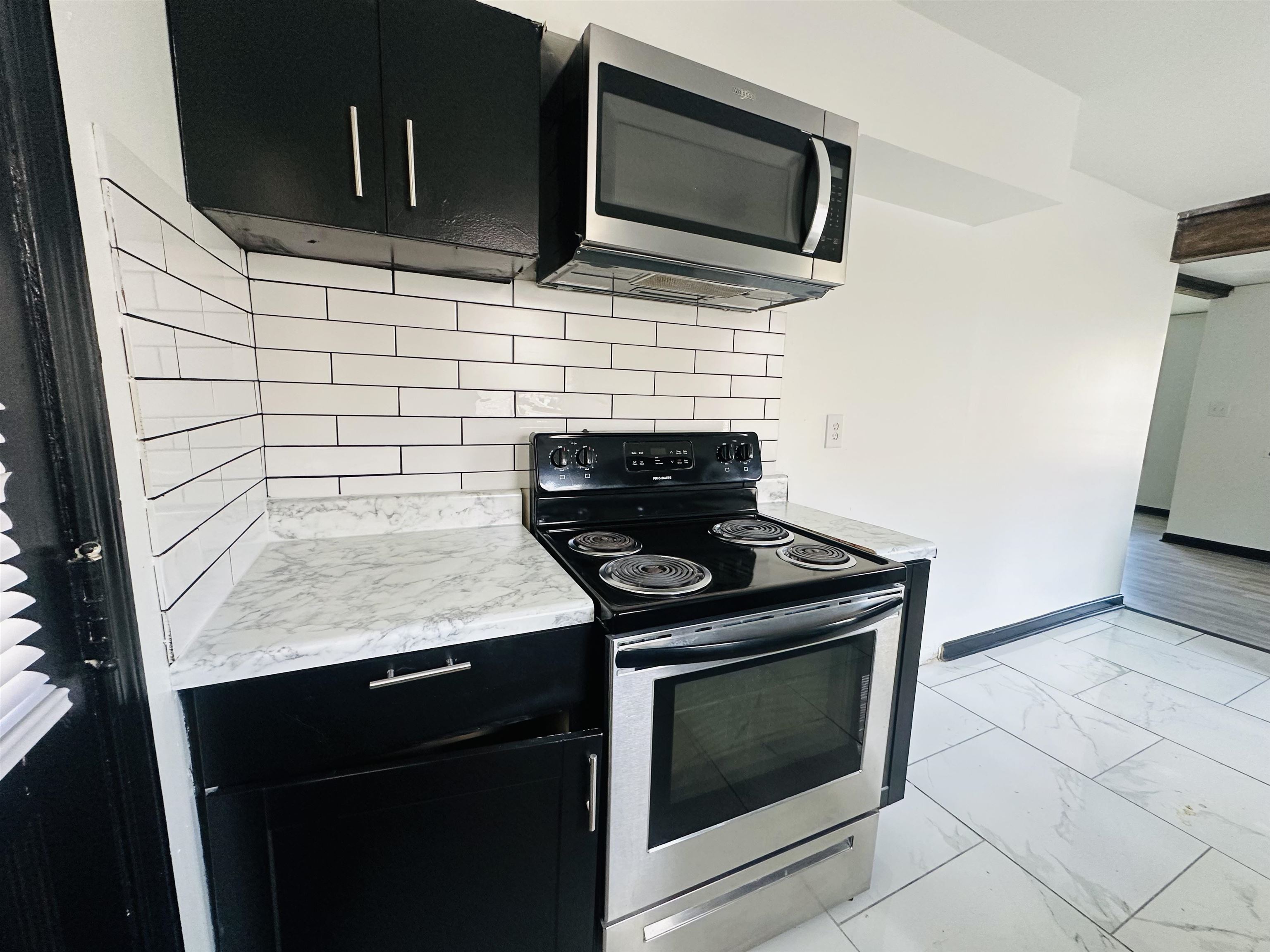 1773 Greenview Cir Property Photo 12