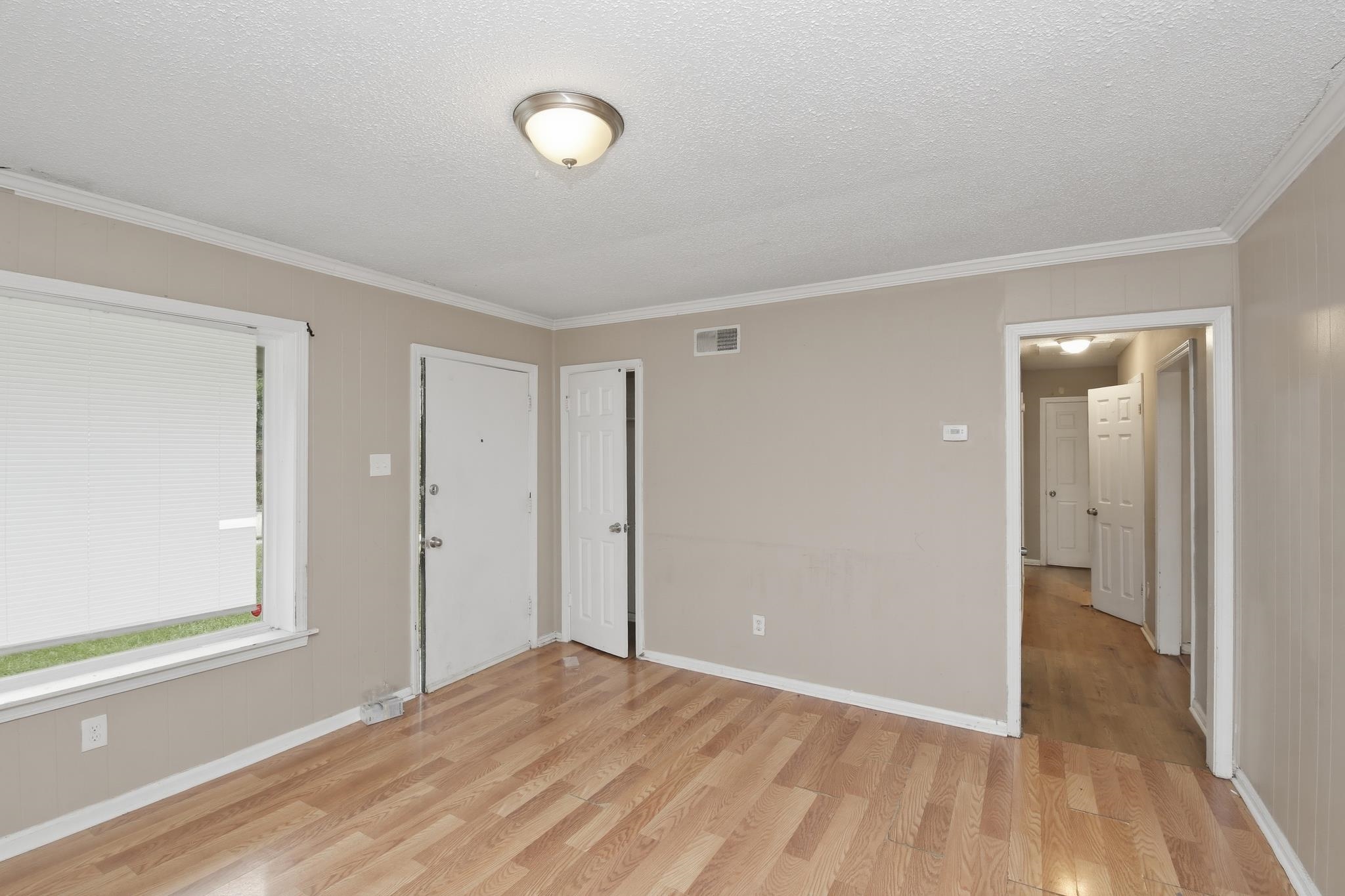 975 Shadowline Dr Property Photo 4