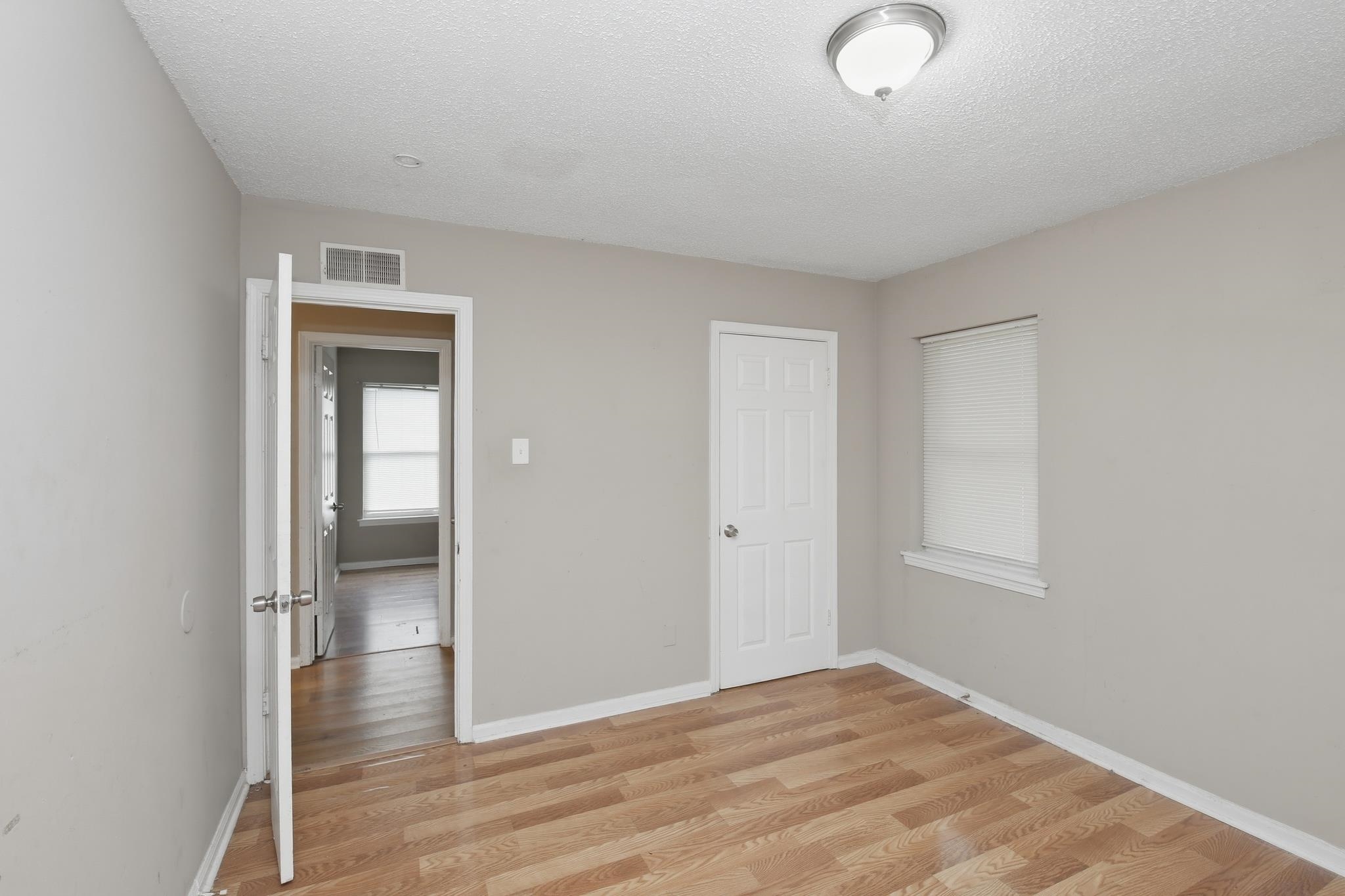 975 Shadowline Dr Property Photo 9