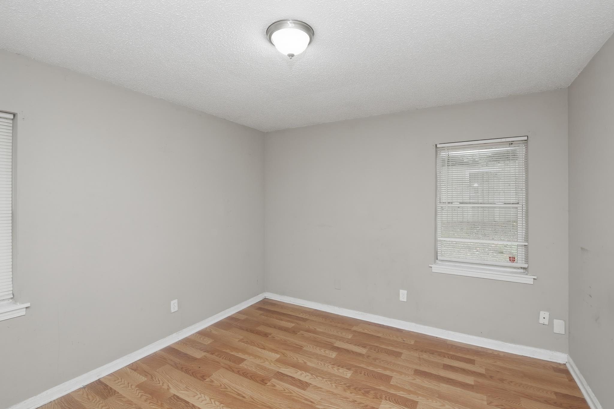 975 Shadowline Dr Property Photo 12