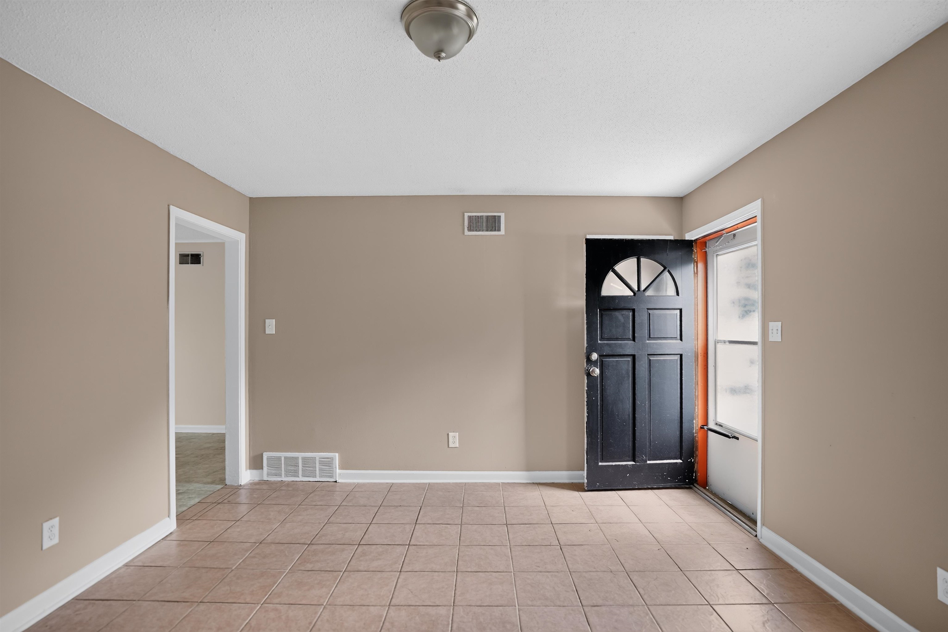 4171 Cliffdale St Property Photo 7