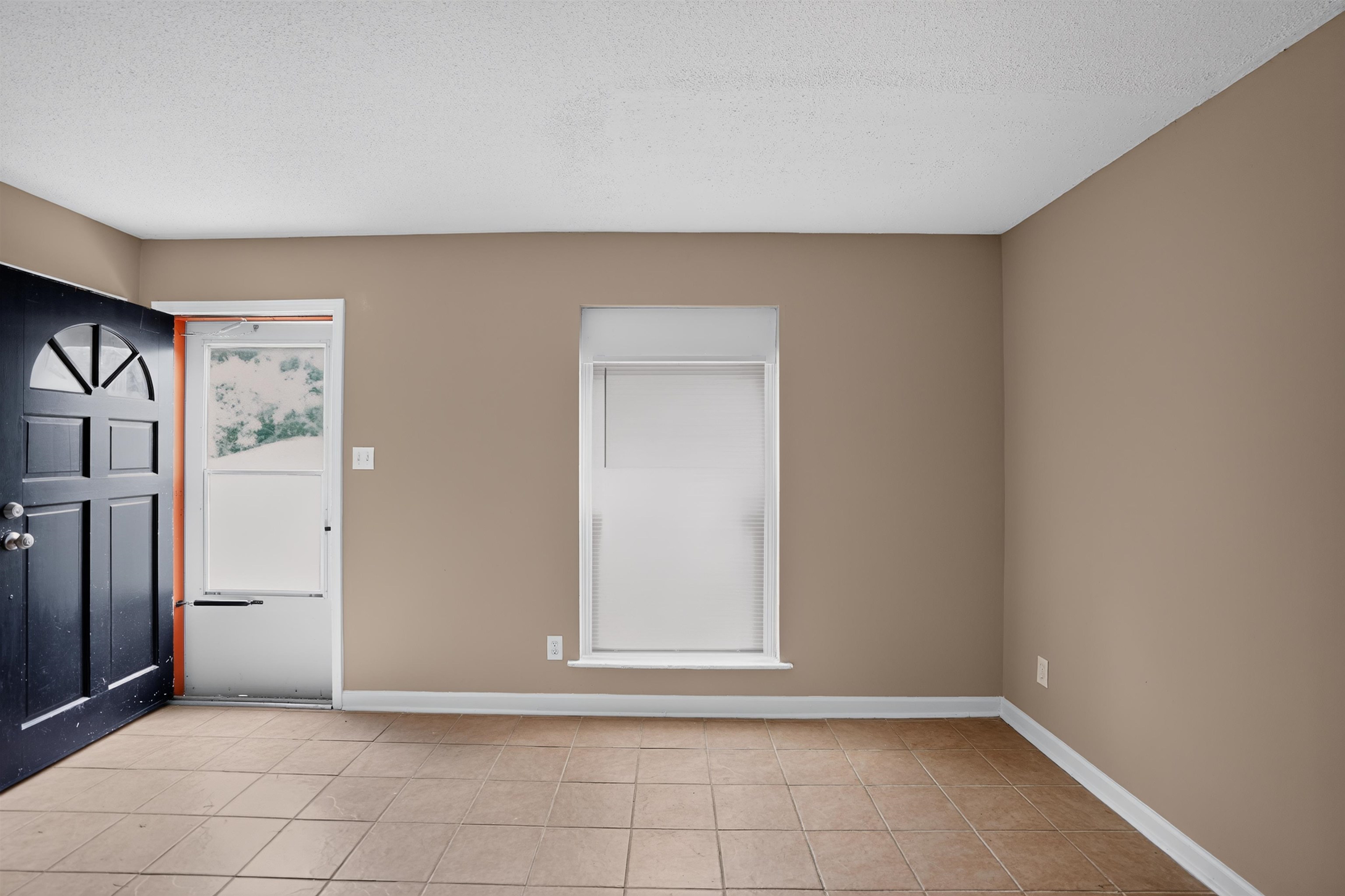 4171 Cliffdale St Property Photo 9